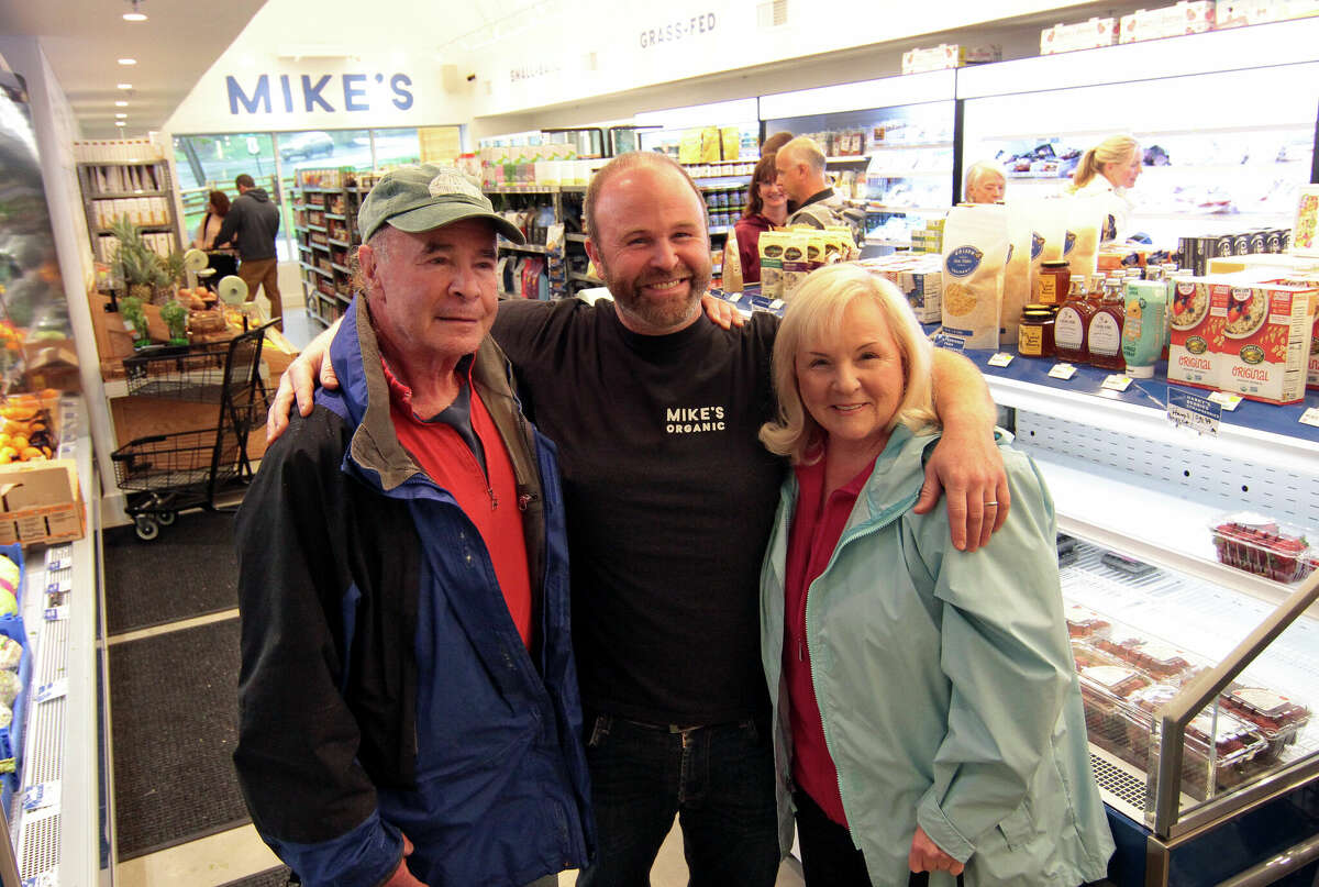 Photos Mike's Organic grocery store opens in Greenwich