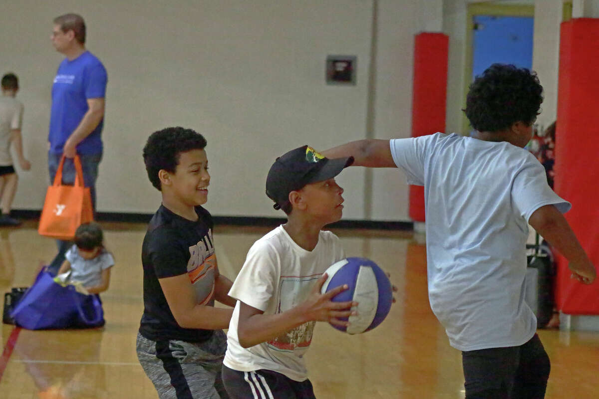 PHOTOS: Edwardsville YMCA mascot debuts at Healthy Kids Day