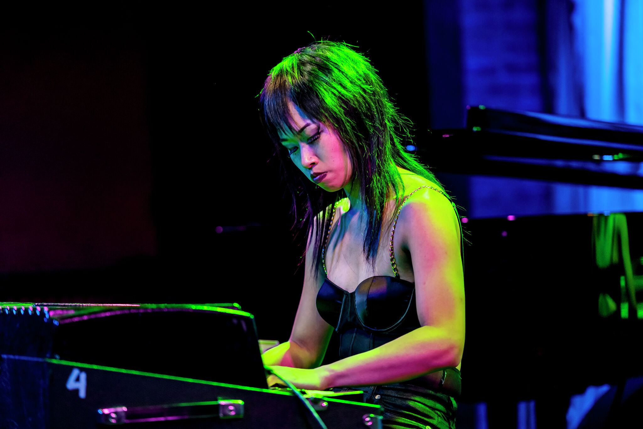 Jazz pianist Connie Han follows own route to stardom - Vimarsana News