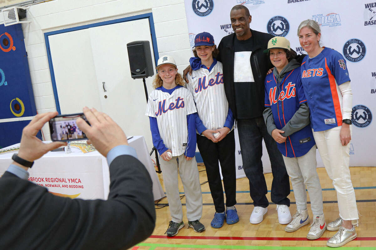 Mets great Dwight 'Doc' Gooden raises funds for Wilton baseball