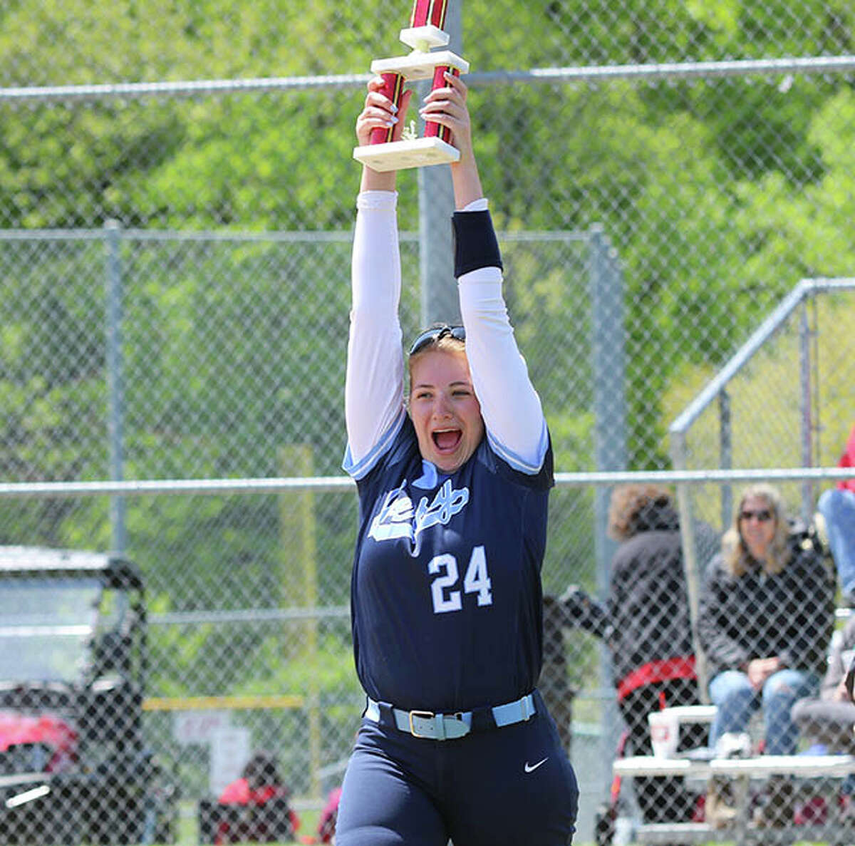 Ashlyn Brown hurls one-hitter, Jersey shuts out Alton