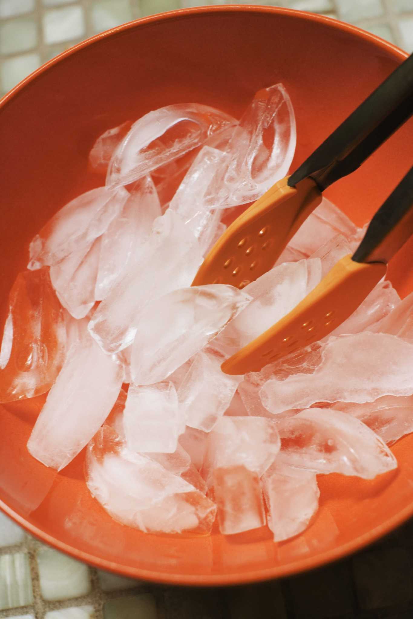 How to Change an InLine Water Filter for a Refrigerator Ice Maker