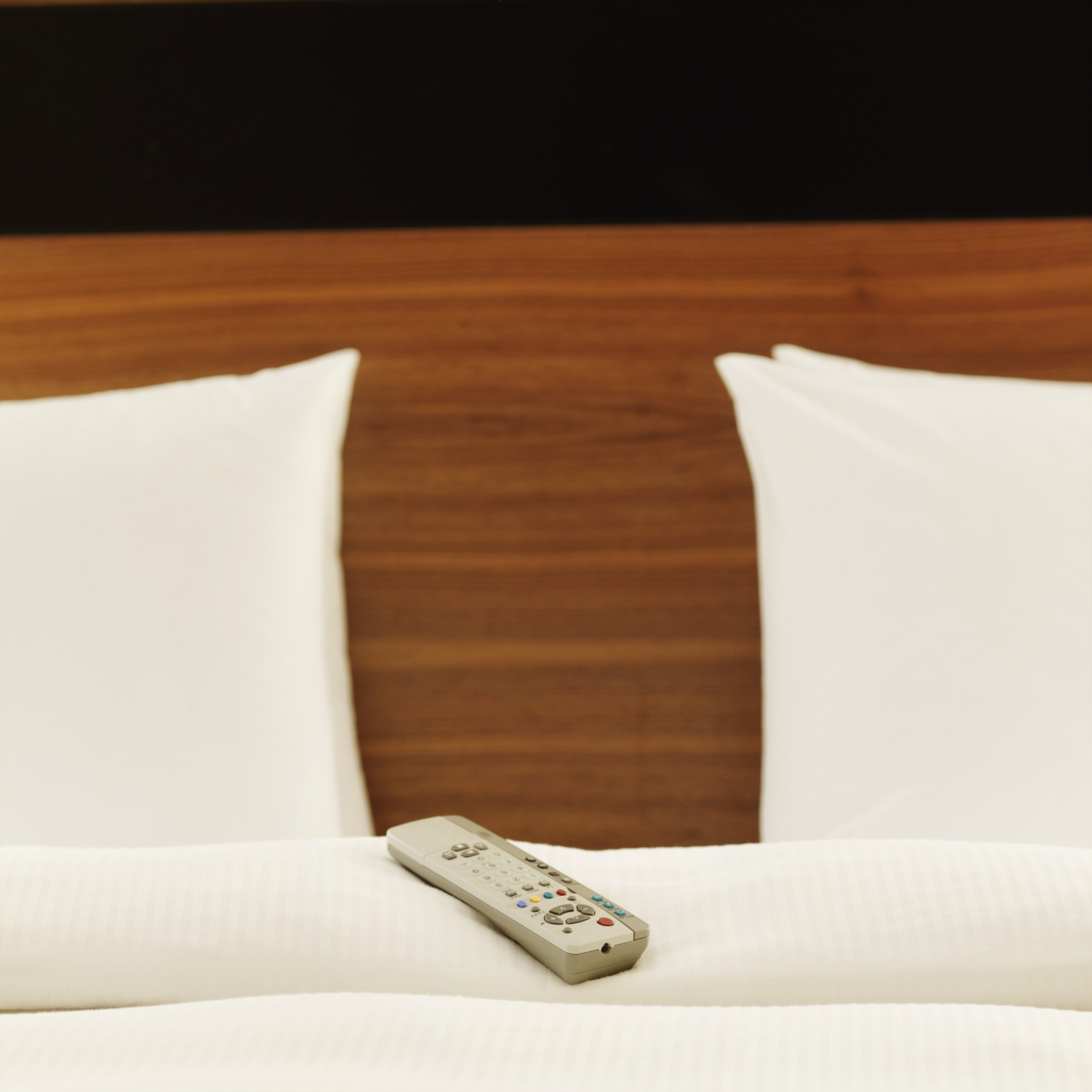 How to Change the Look of a Wooden Headboard