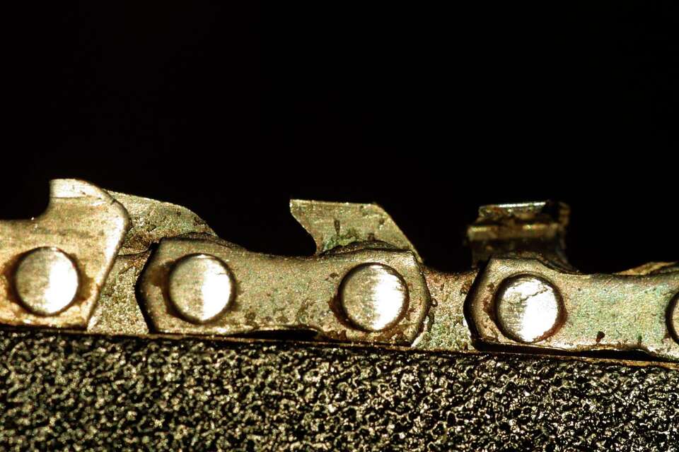 What Fuel Mixture Do I Use for a Homelite Chainsaw Model UT10719C?