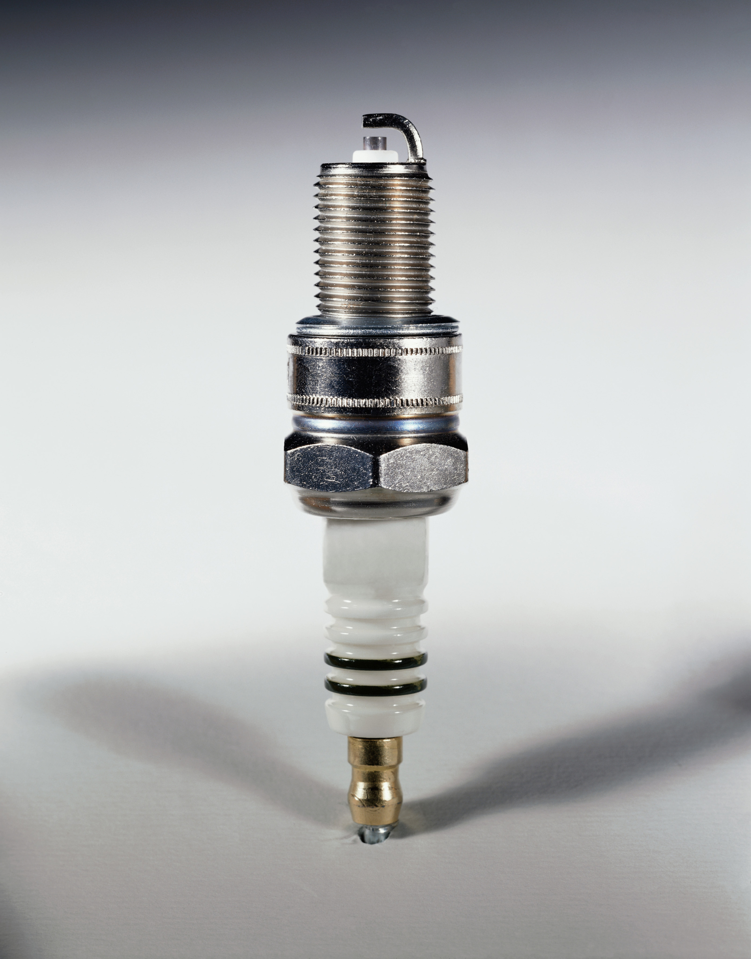  What is a Resistor Spark Plug?