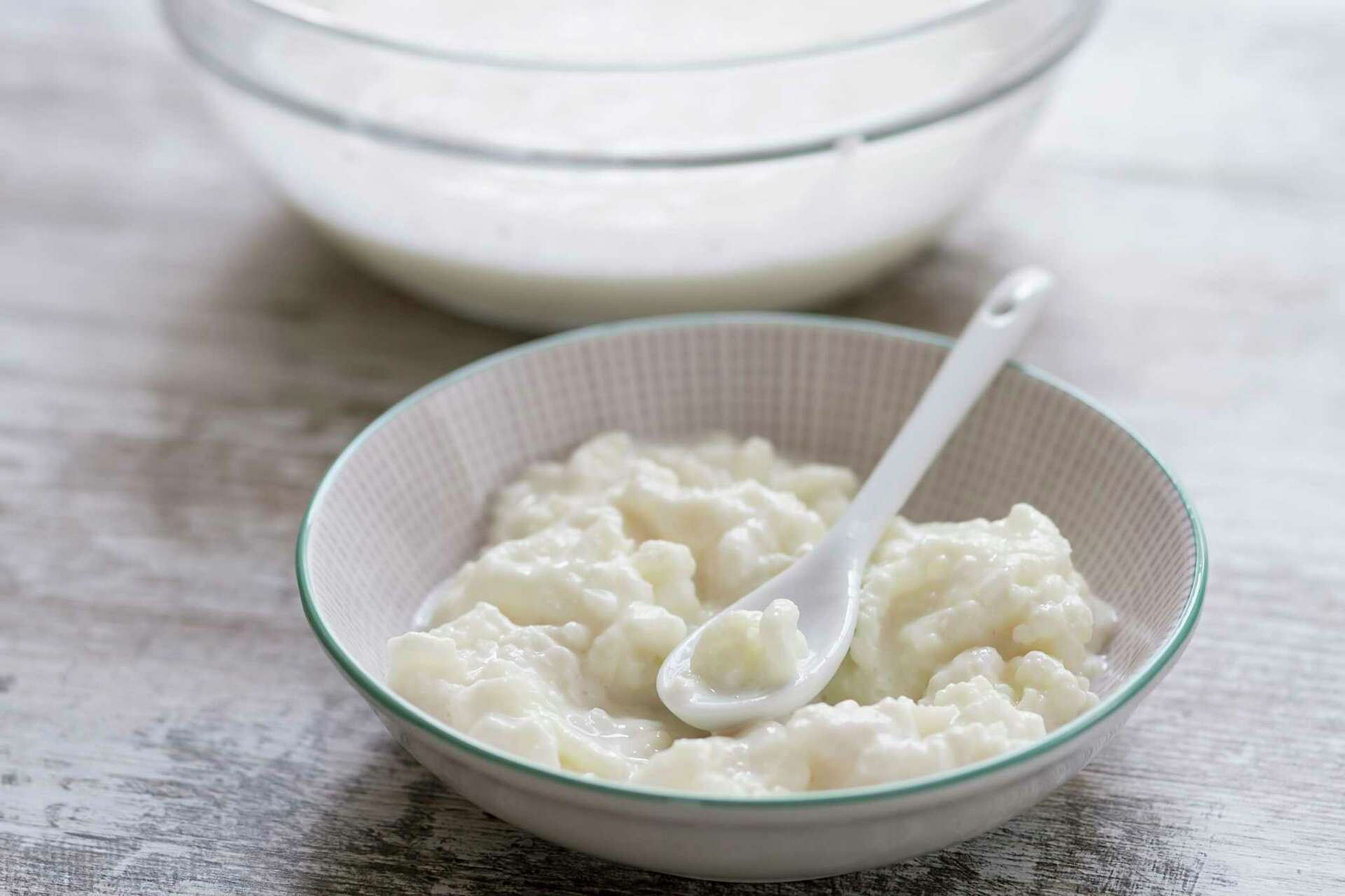 Acidophilus Milk Vs. Kefir