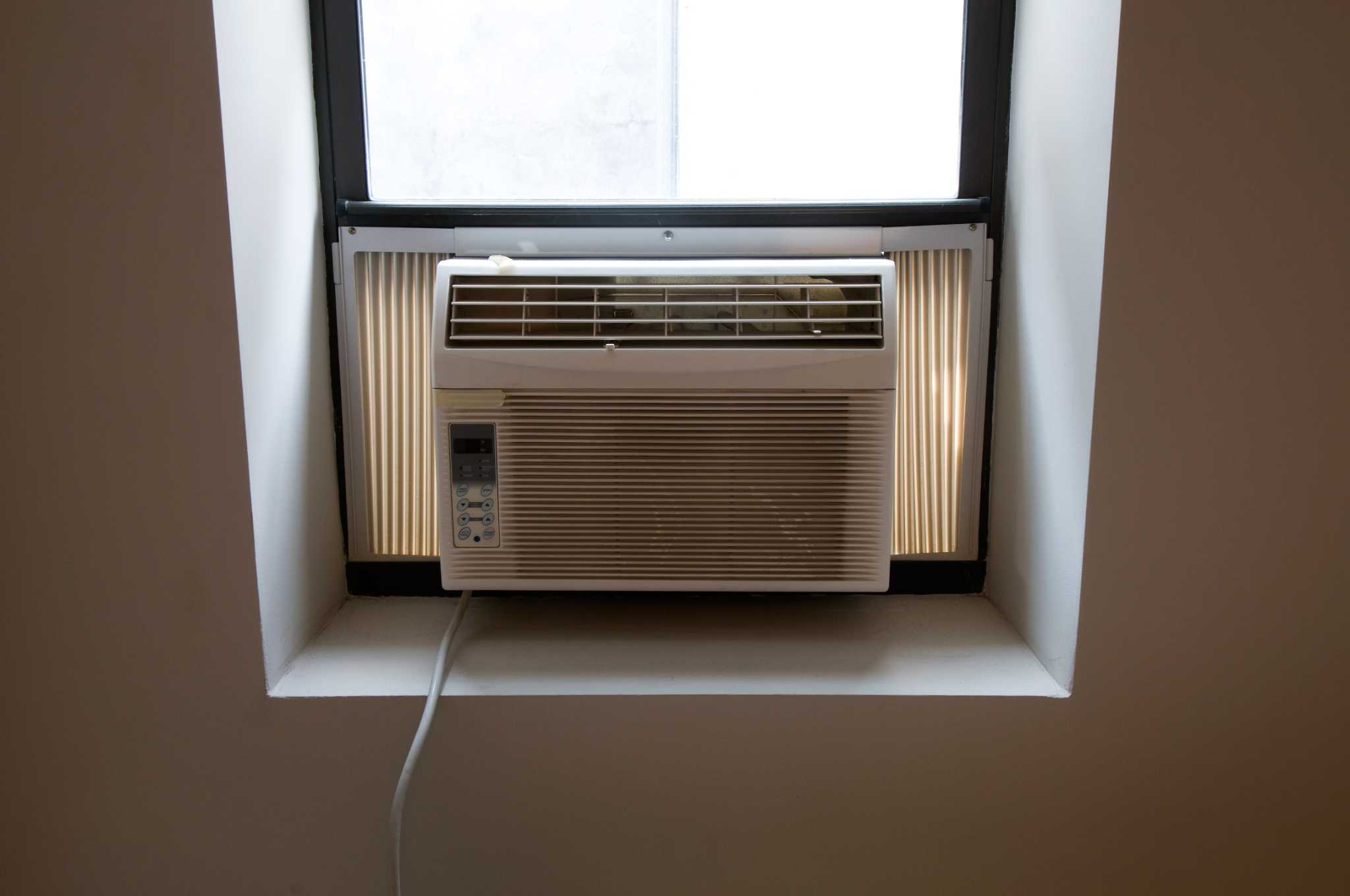 watts needed to run window air conditioner