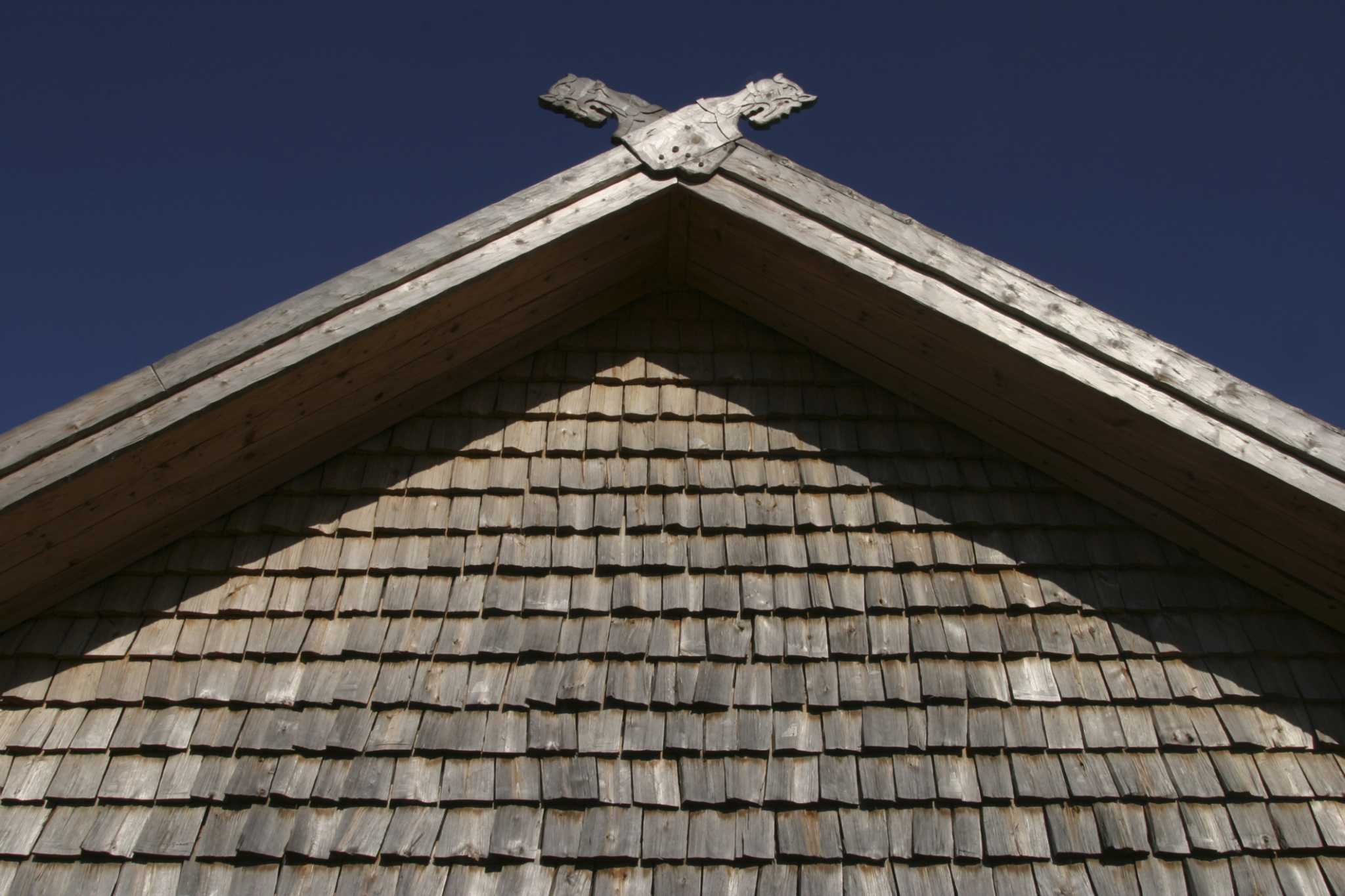 How to Remove a Single Piece of Cedar Siding