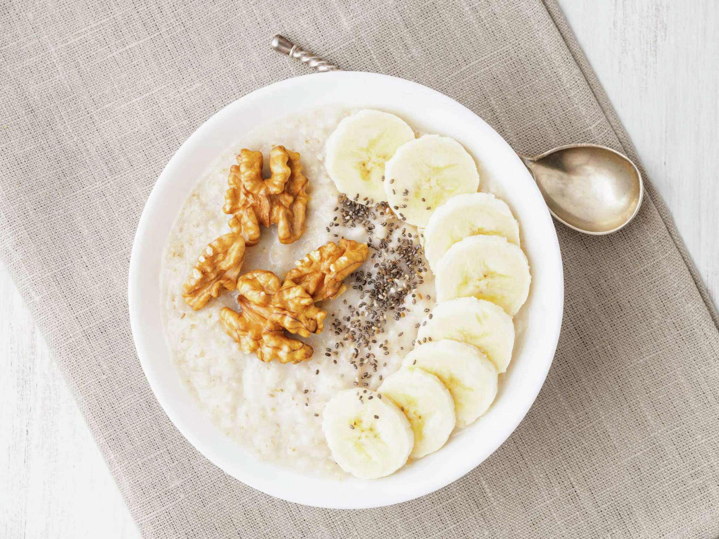 What Are the Benefits of Adding a Banana to Oatmeal Every Morning - Oatmeal With Banana Benefits