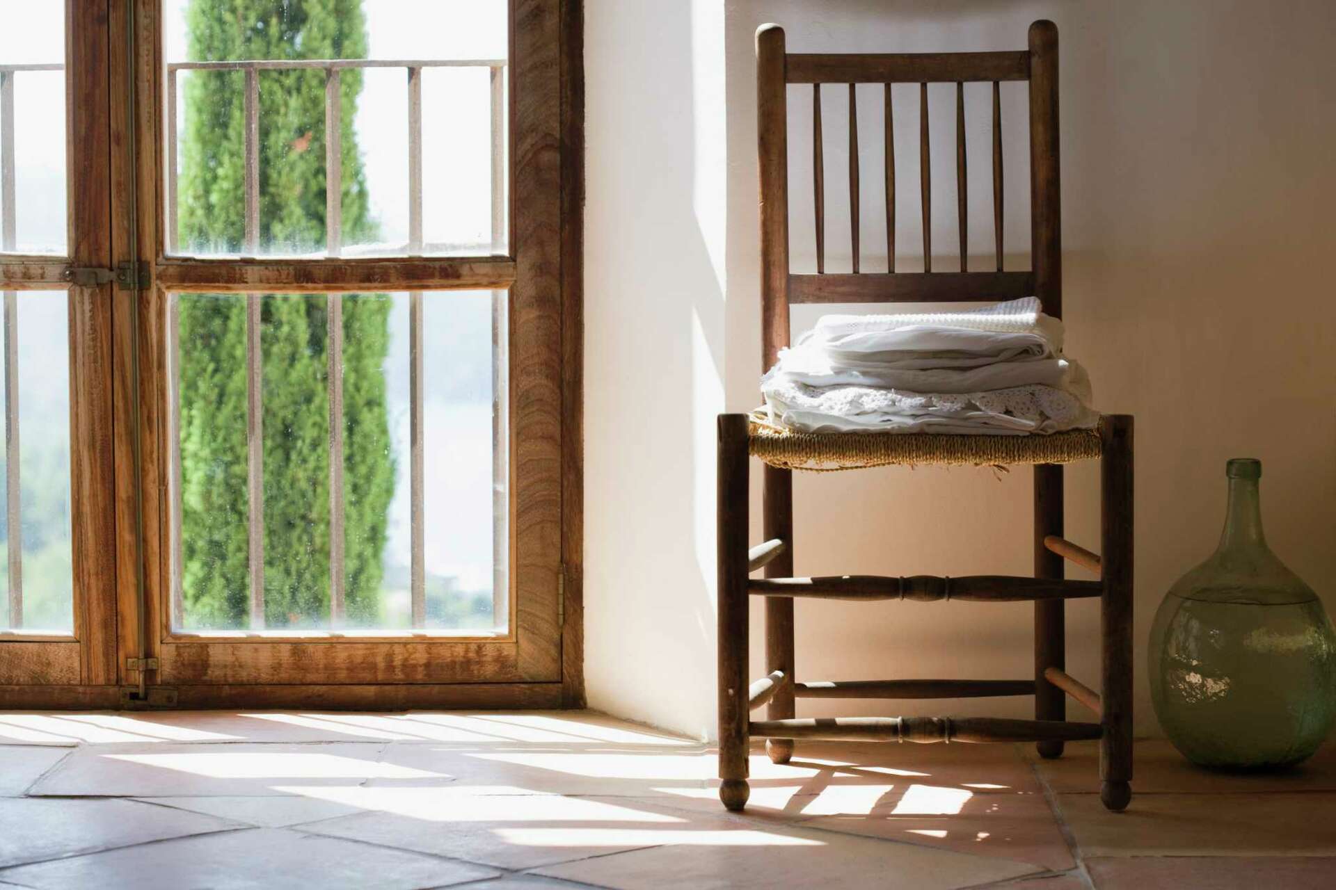 The Best Way to Strip Varnish Off Chairs