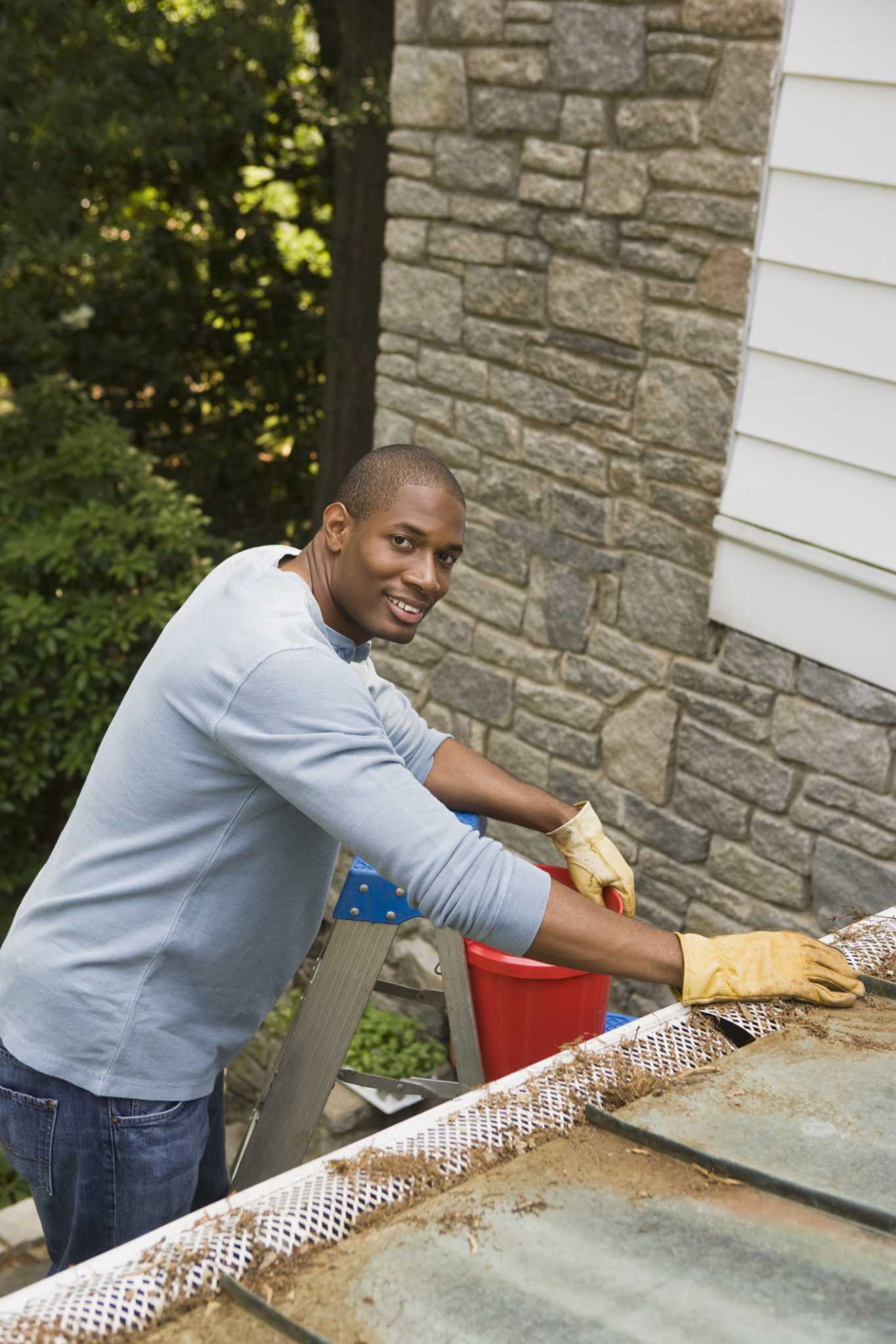 How to Clean an Asphalt Roof