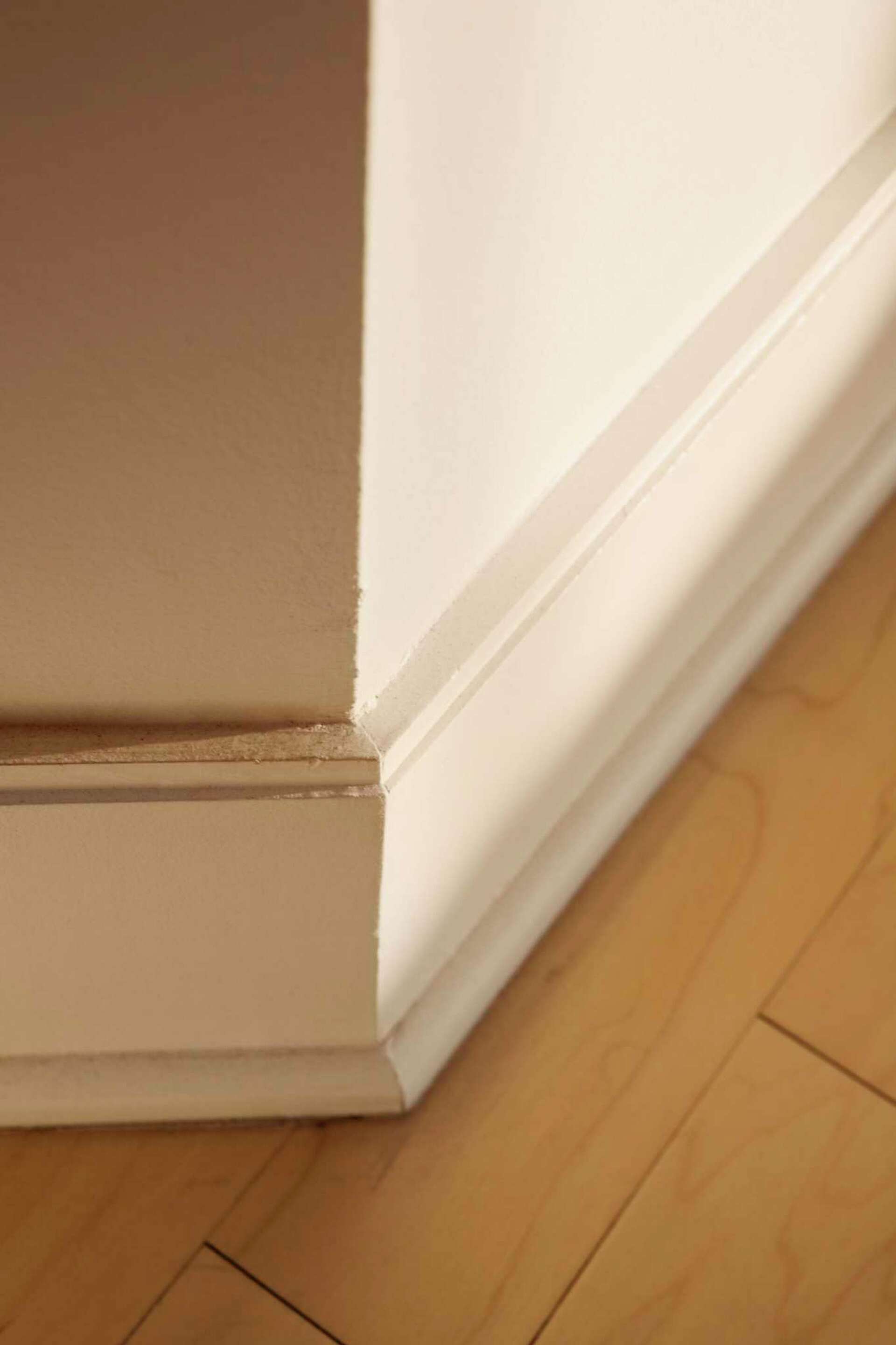 How to: Faux Wood Grain on Baseboards