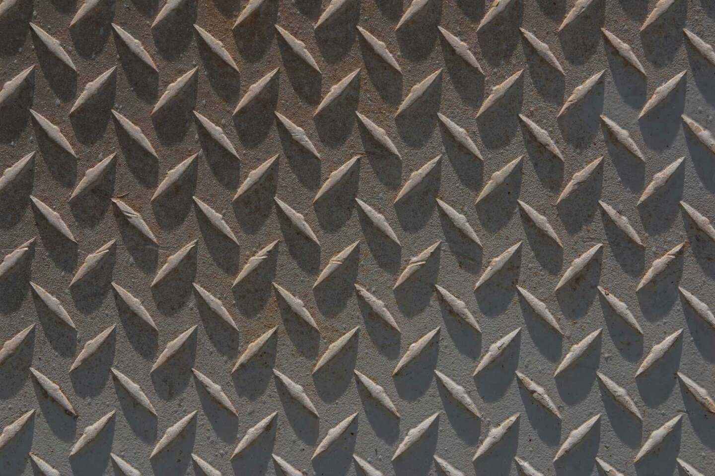 How to Clean Sandblasted Metal Before Painting