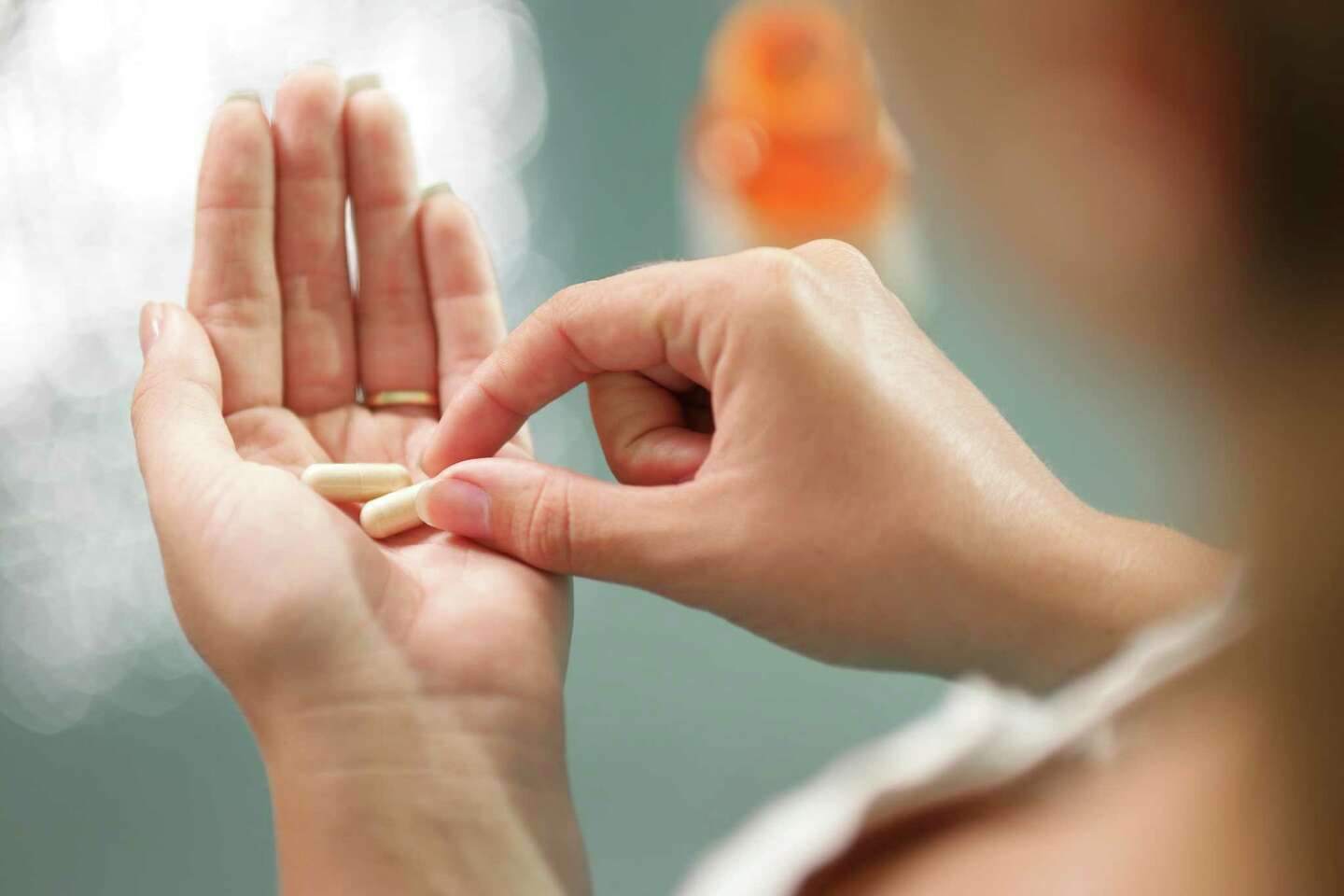 Can You Take Vitamin E & Zinc Supplements Along with Multivitamins?