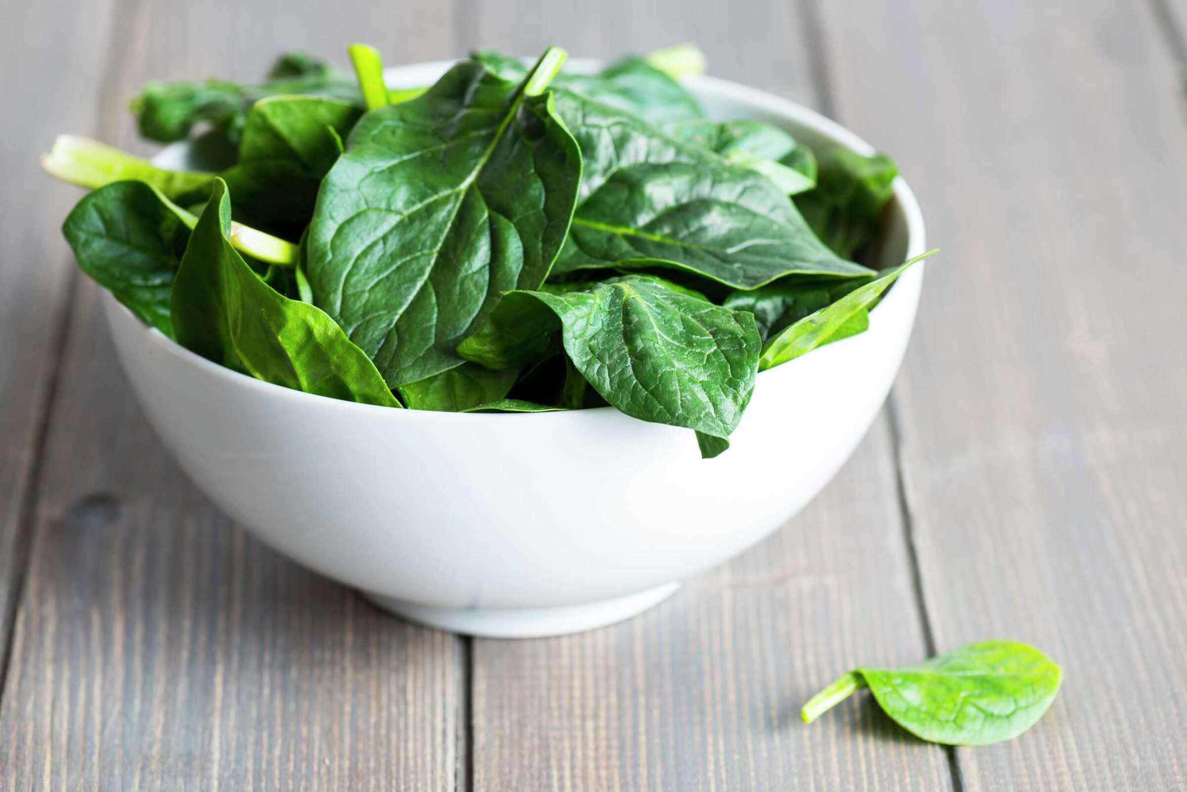 Cooked vs. Raw Spinach for Iron Content