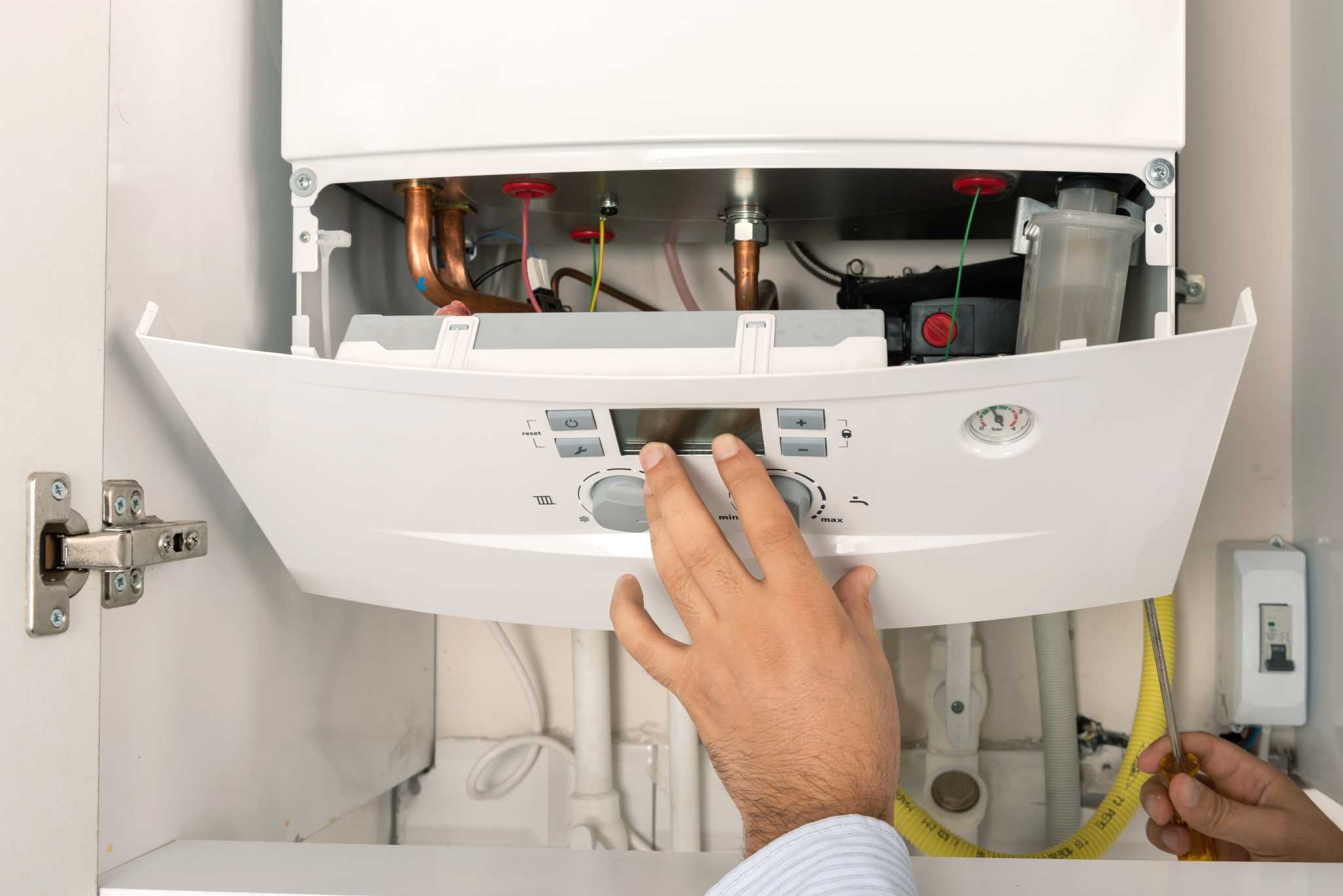 Comparing Cost: Gas Furnace Vs. Electric Heater