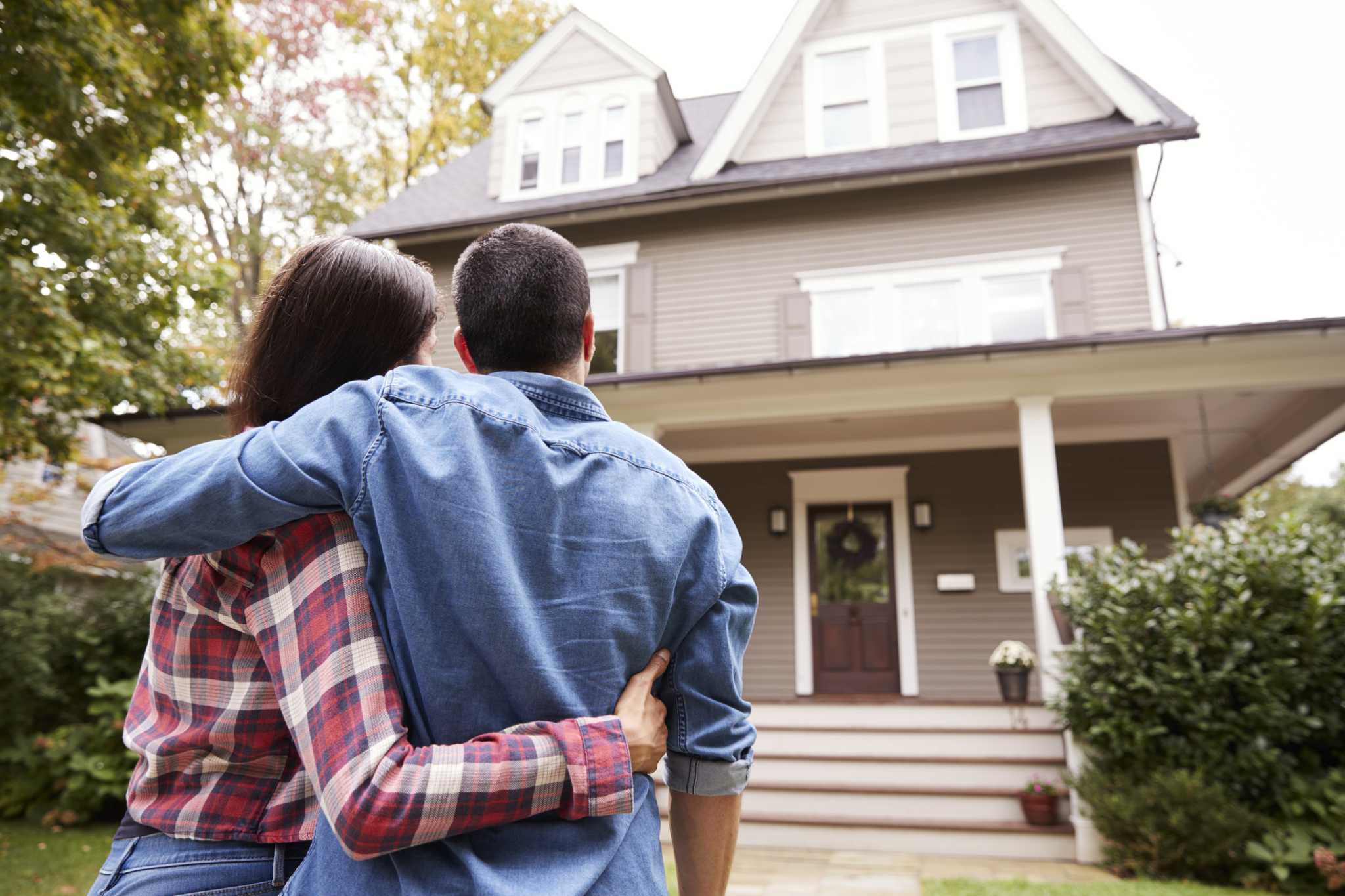 Can you buy a house with sale a cosigner