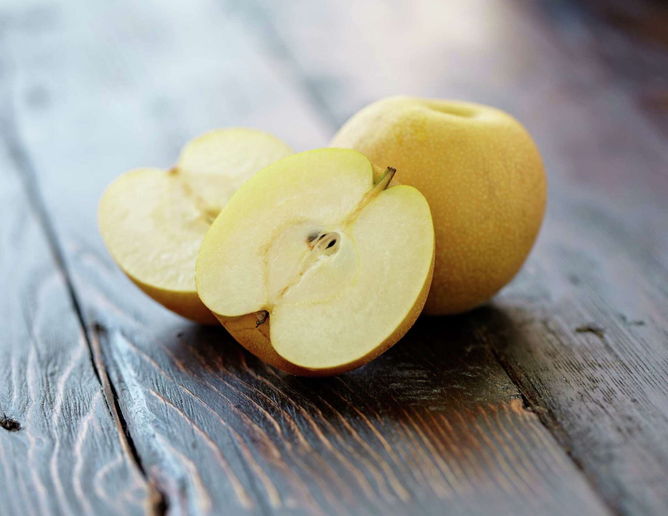 What Is the Glycemic Index, Glycemic Load & Carbohydrates for an Asian Pear?