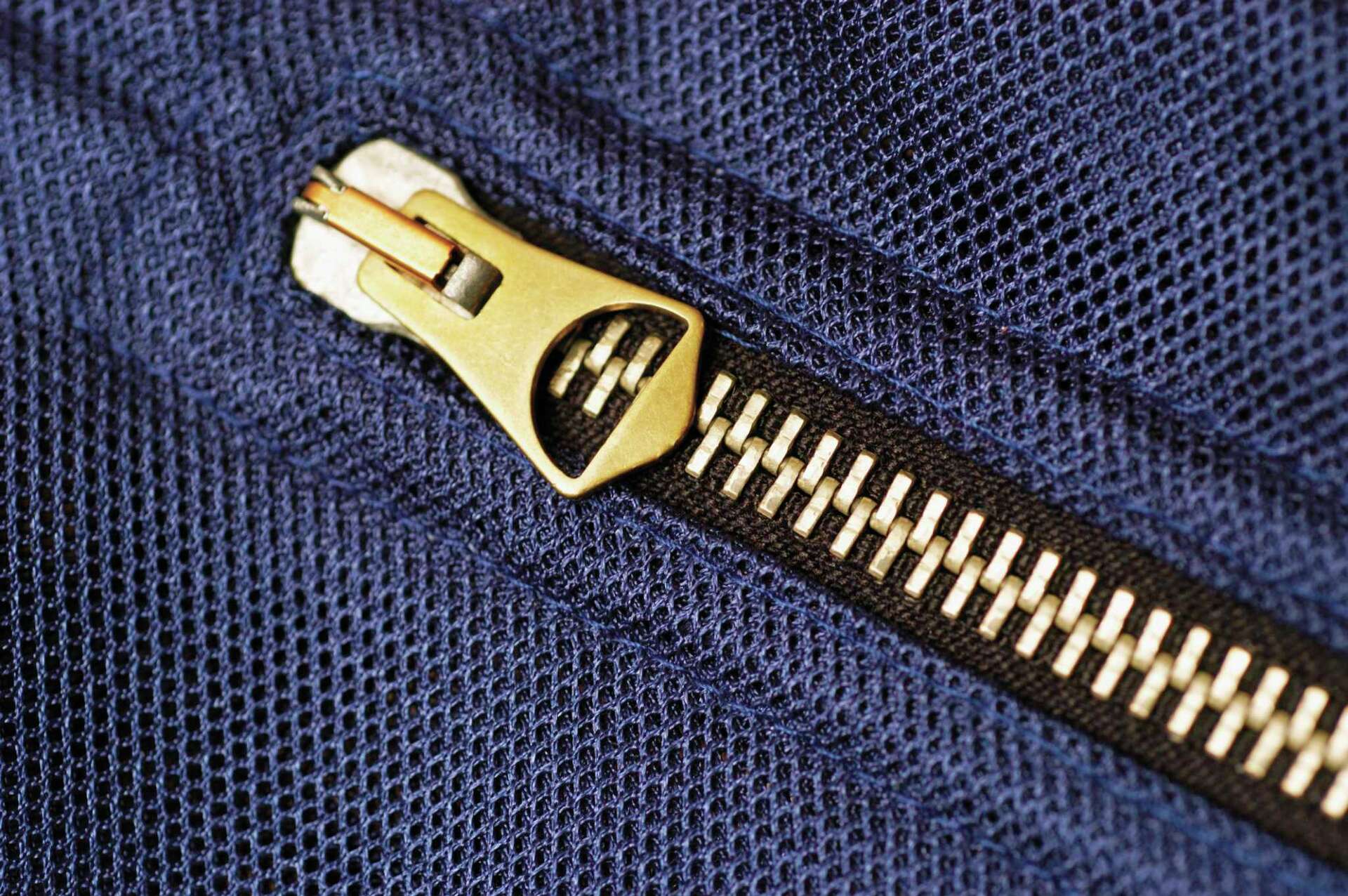 How to Fix a Broken Zipper on a Couch Cushion