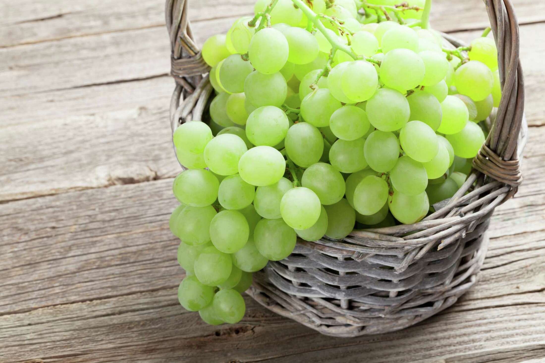 Are Green Seedless Grapes Good for You?