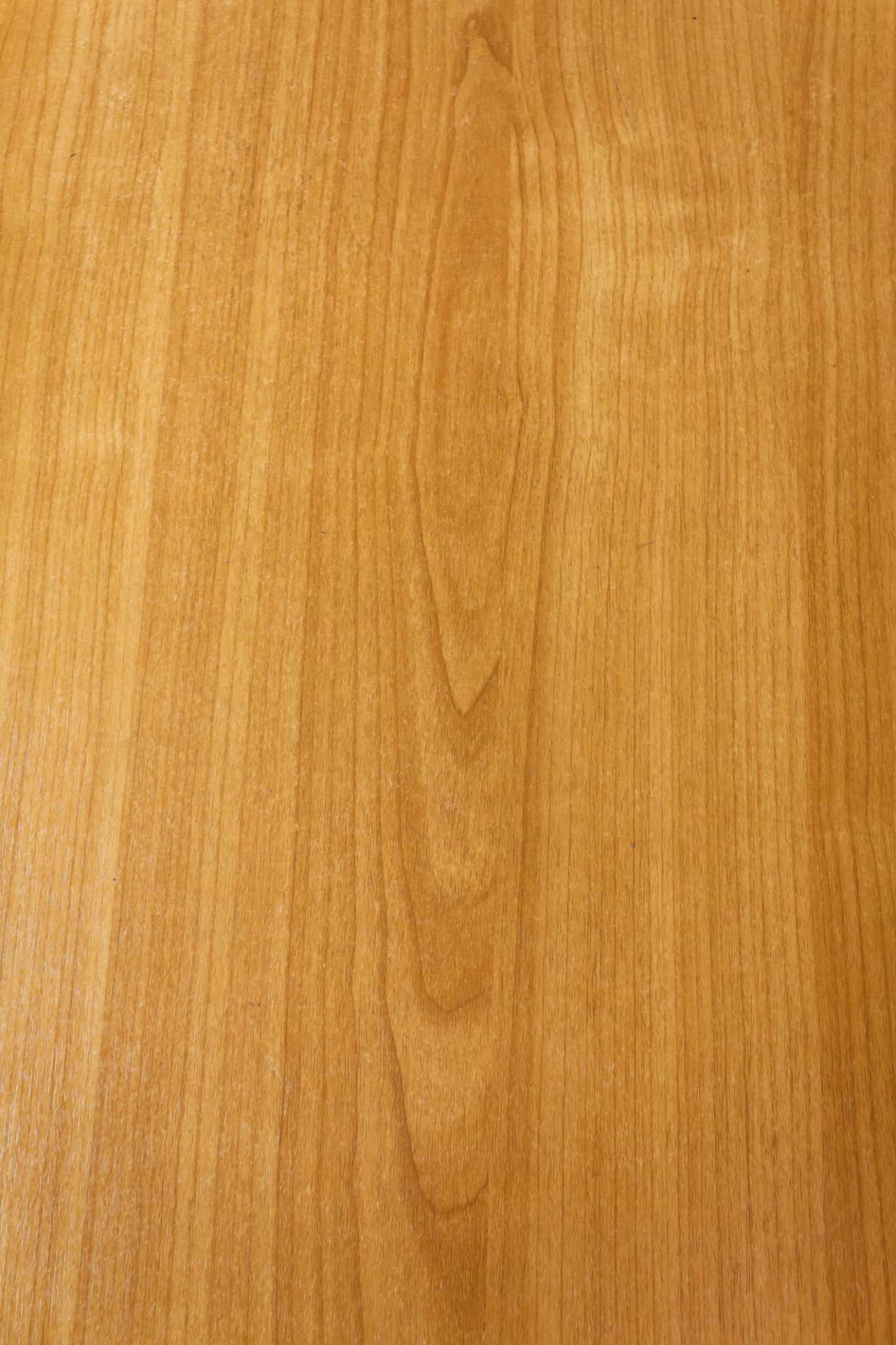 How do I Create a Faux Wood Finish With Wood Stain?