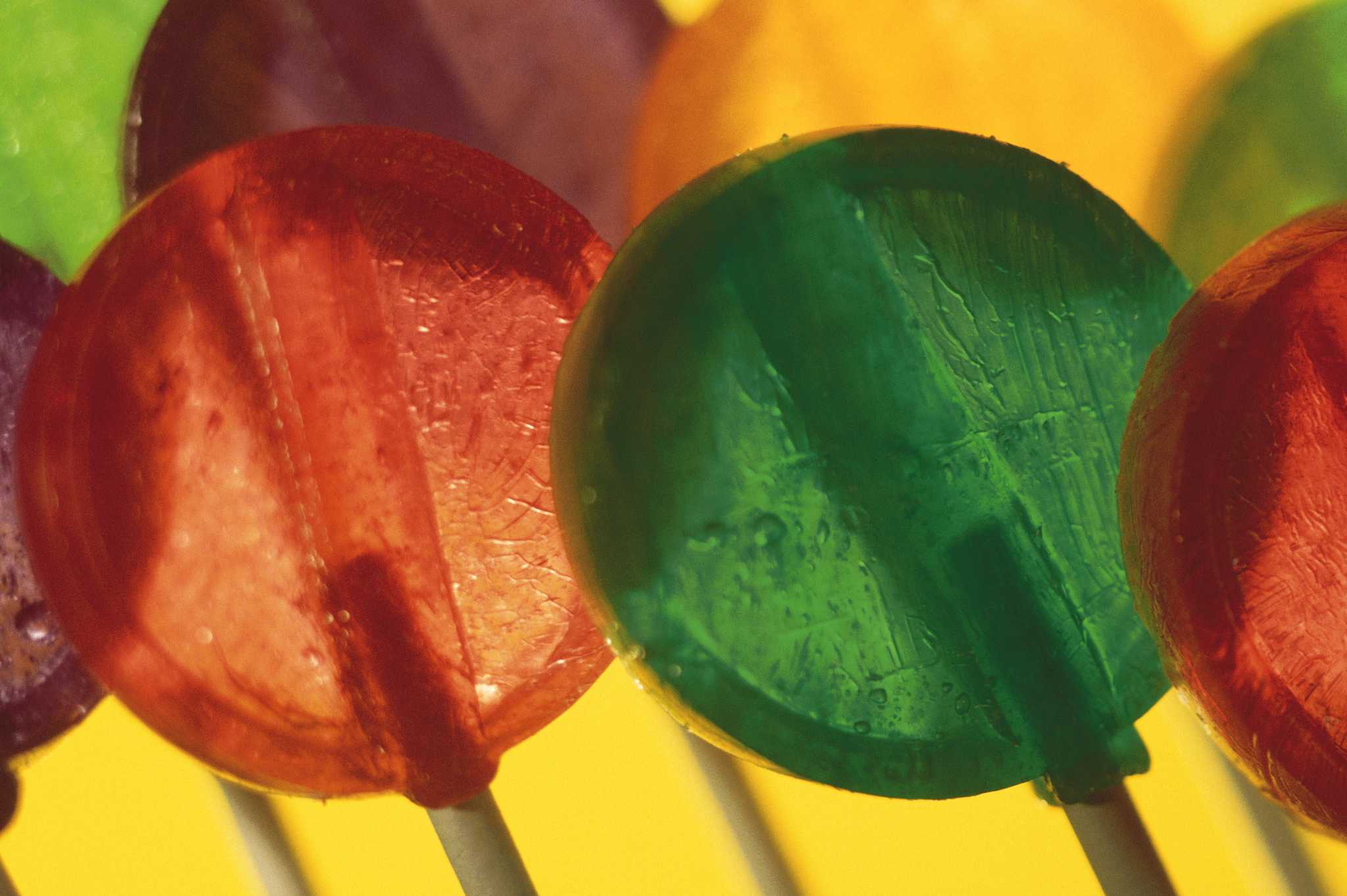 Glorious Treats: {How-to} Make Giant Lollipop Decorations