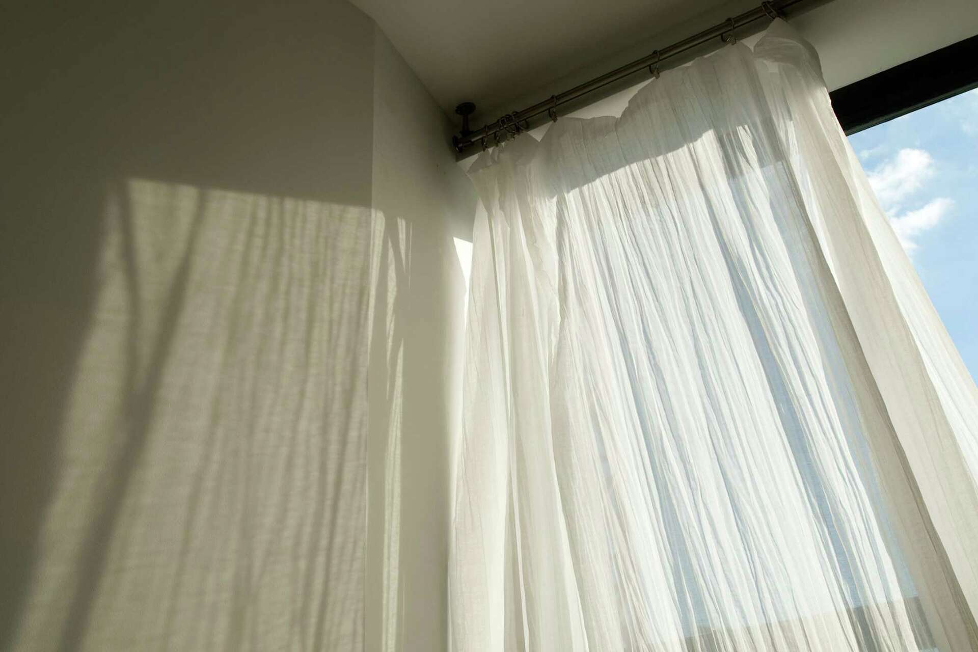Making Traverse Rod Curtains, image size:1920x1280
