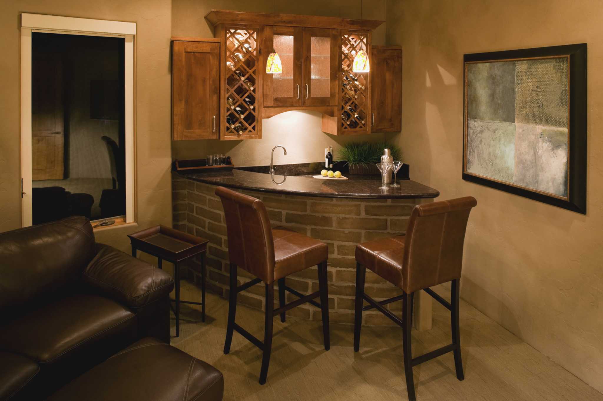 How to Install Mirrors Behind a Bar in the Home