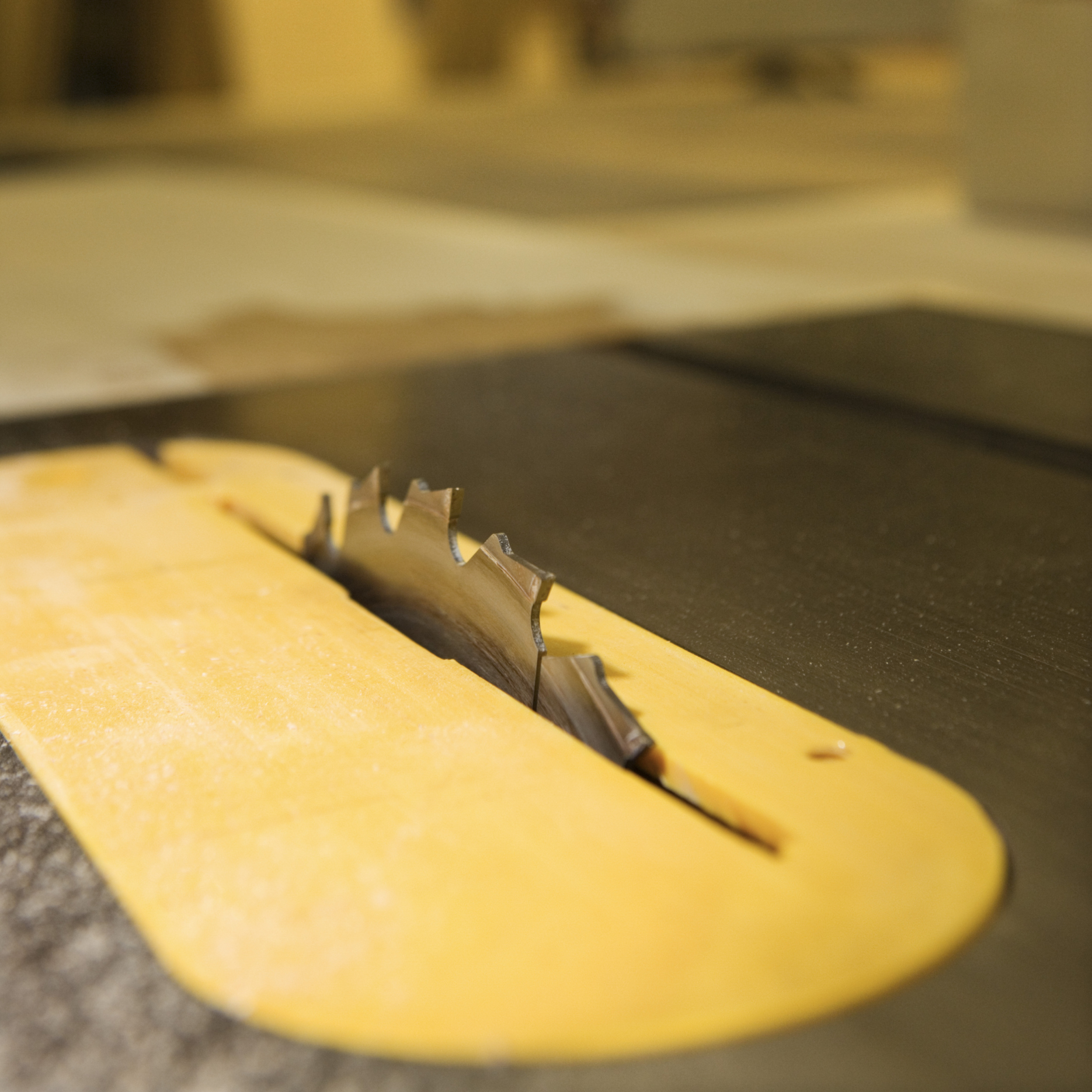 How to Cut Concave Surfaces With a Table Saw