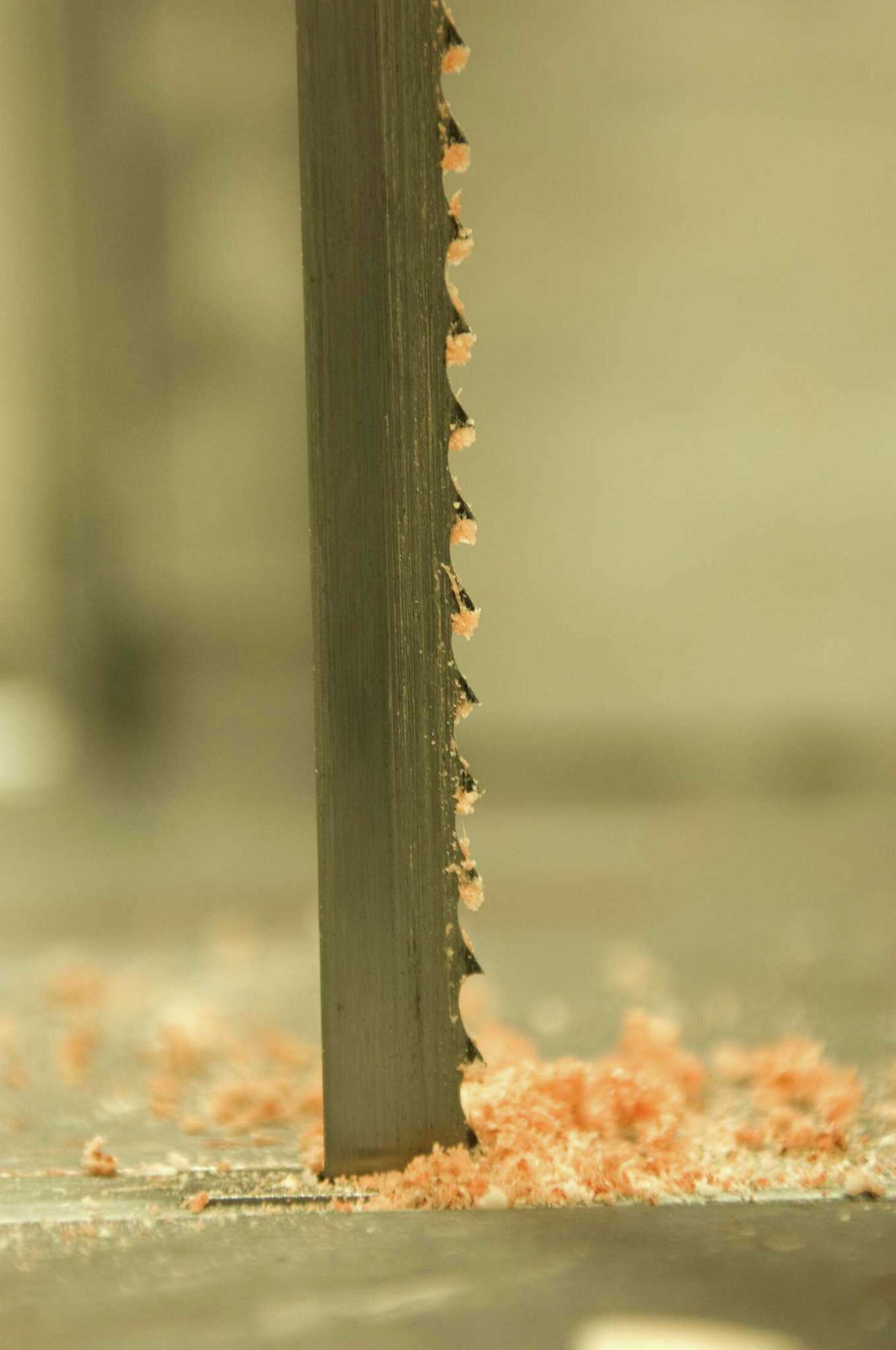 How to Cut Curves & Arcs With a Bandsaw