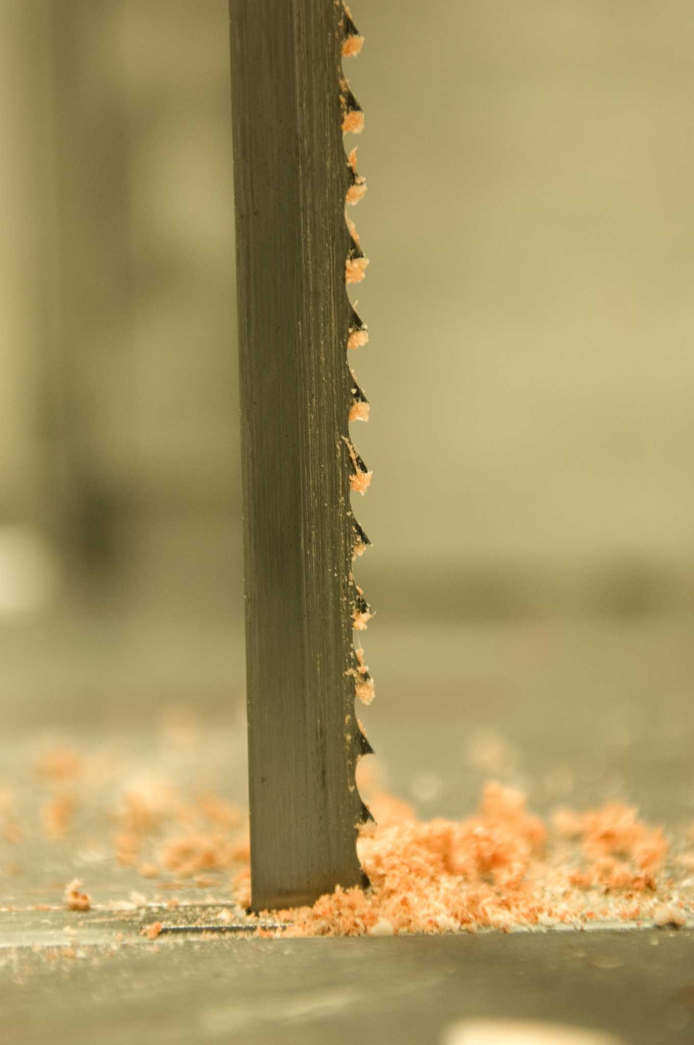 How to Cut Curves & Arcs With a Bandsaw