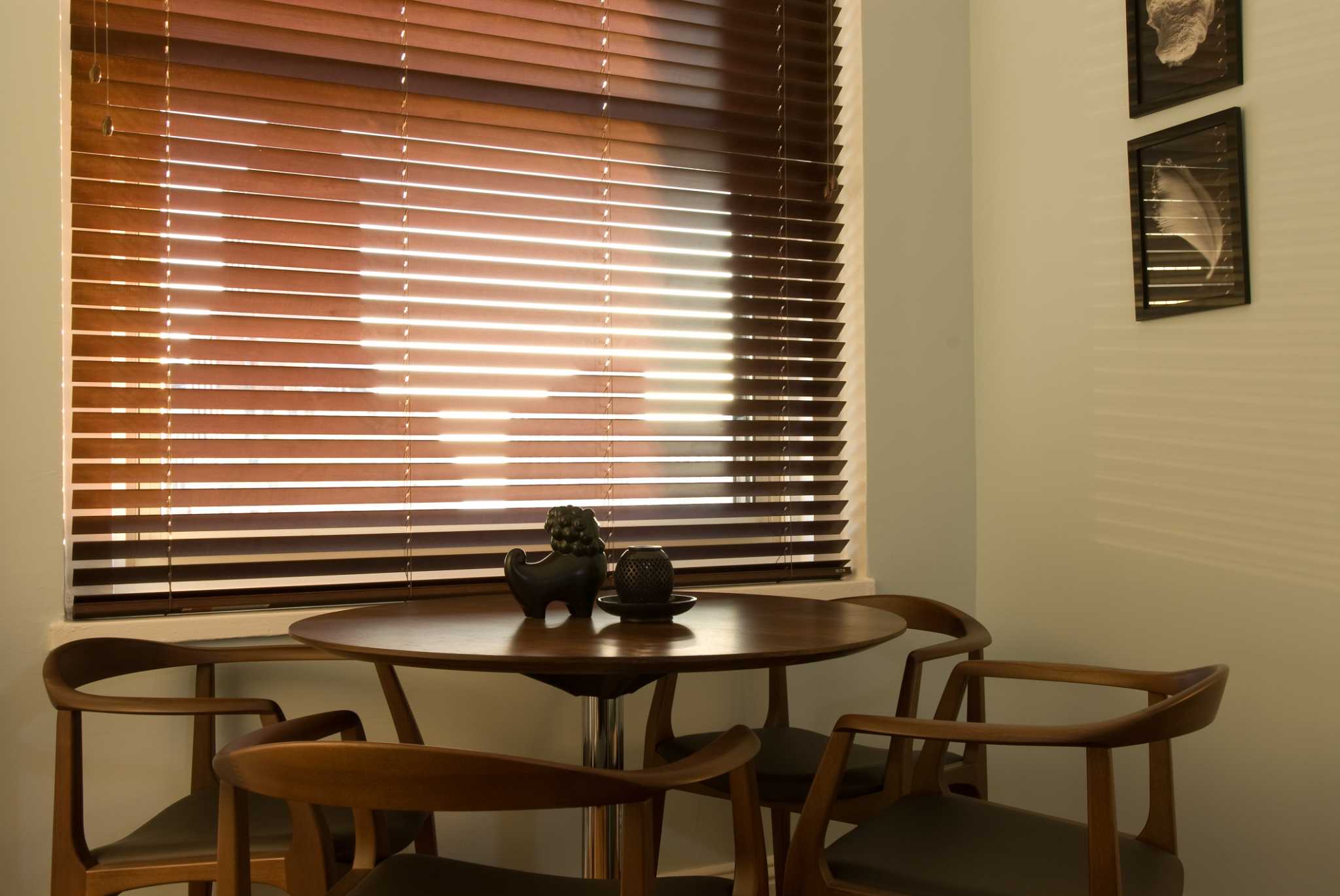 How to Cut Metal Blinds That Are Too Long