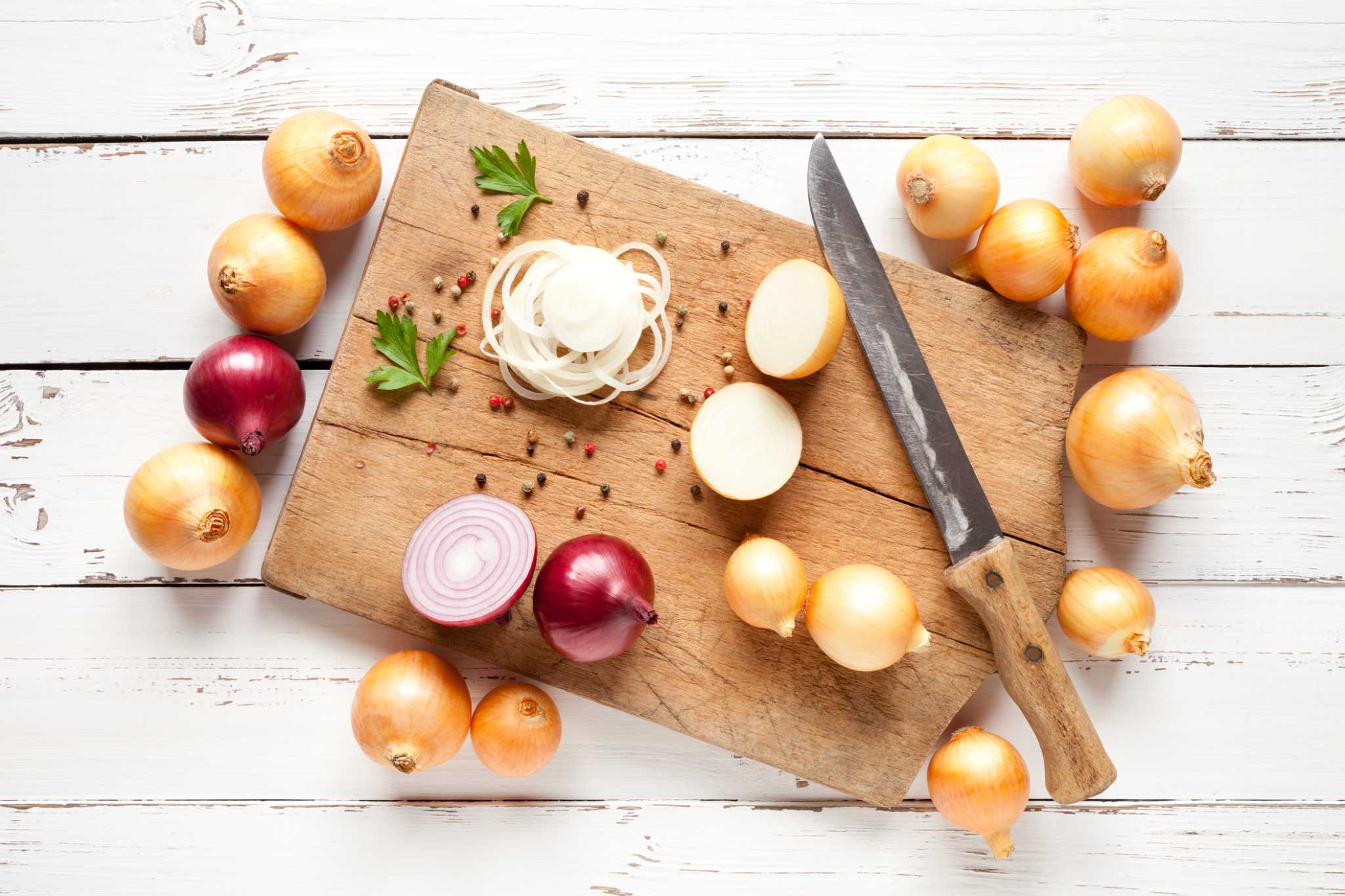 How Many Carbohydrates Are in a Yellow Onion?