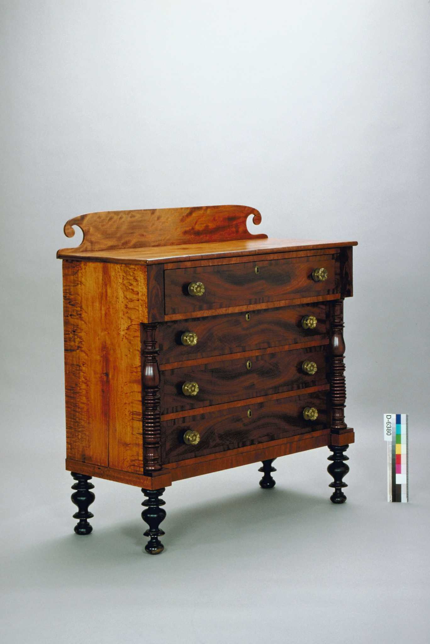 How to Get Rid of the Smell in an Old Dresser