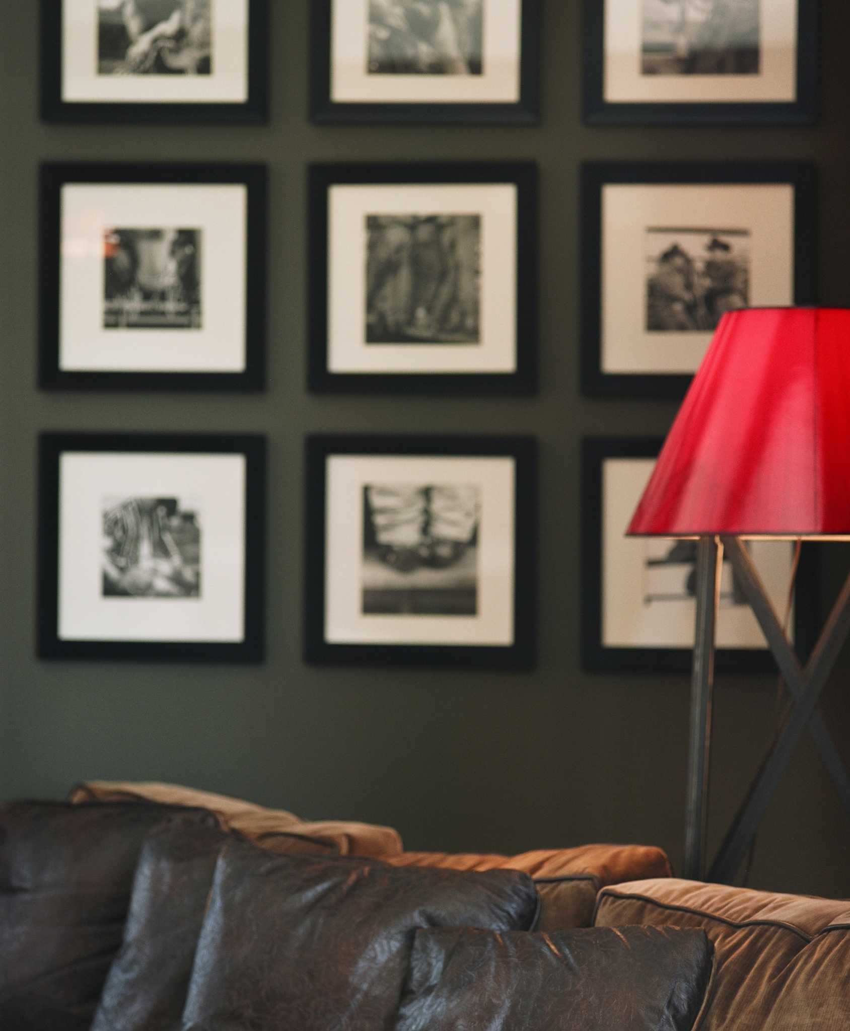 How to Decorate a Space Between a Sofa and a Wall