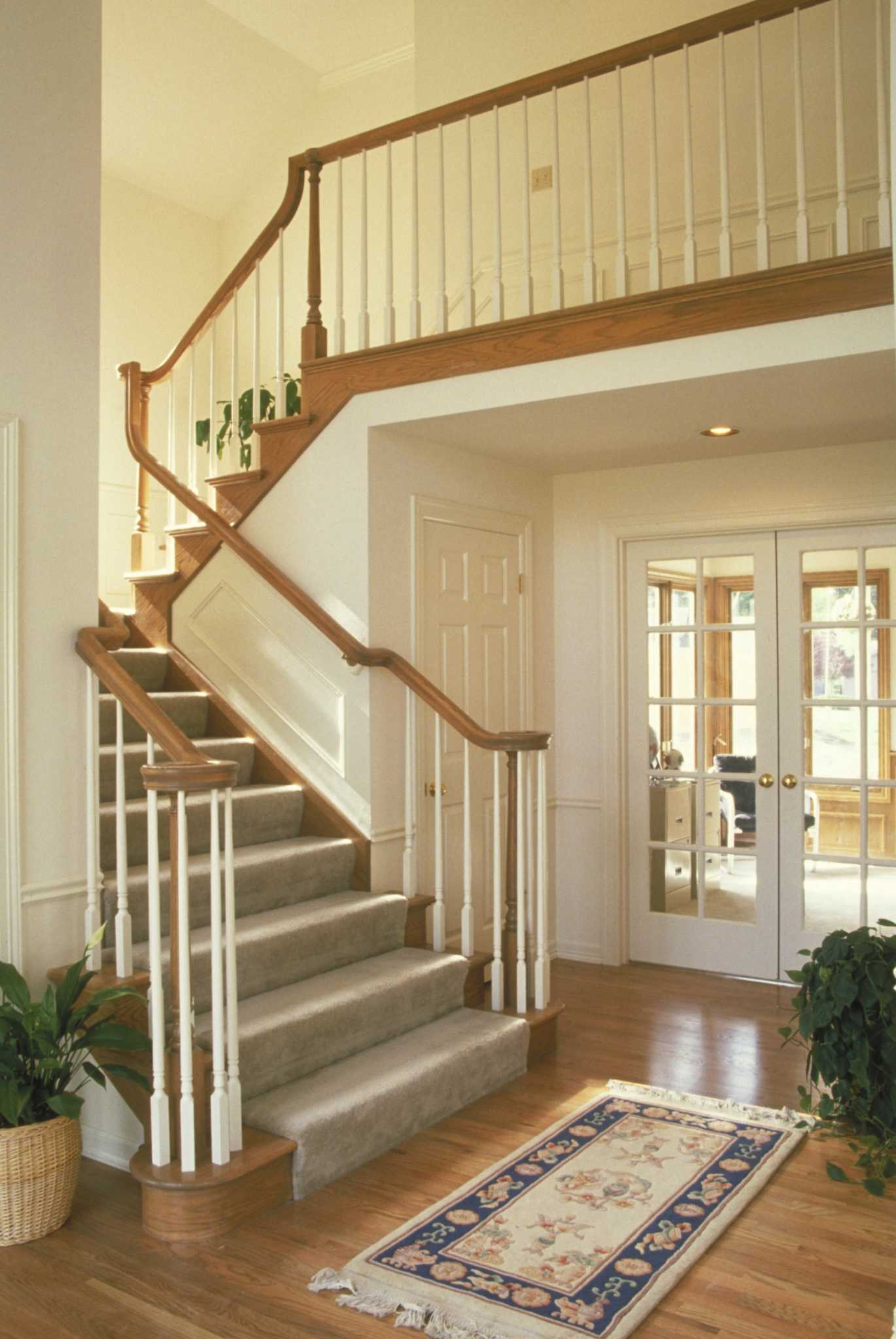 How To Install Carpeting On The Stairs