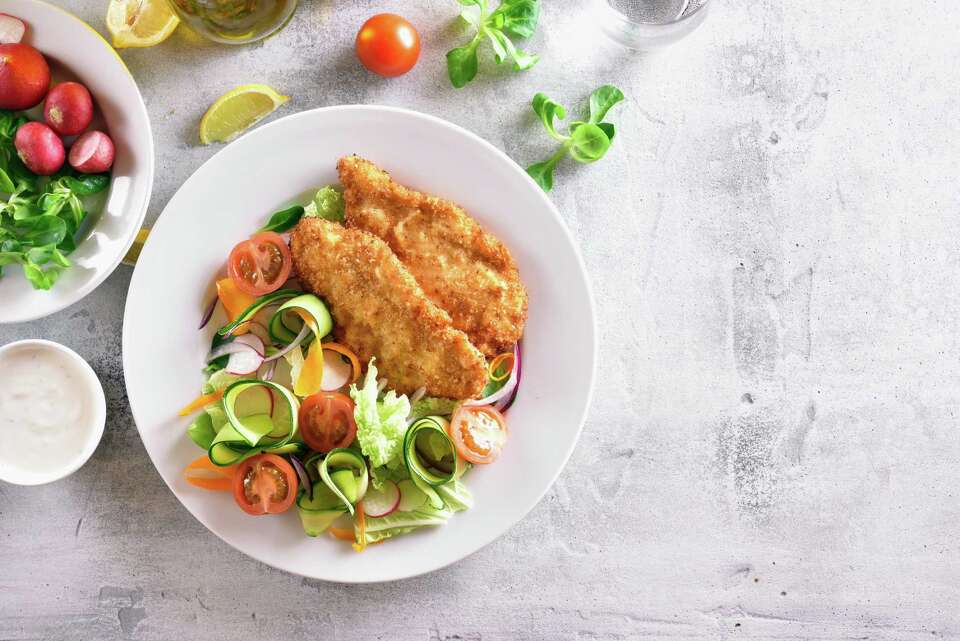 The Nutrition of Chicken Breasts Vs. Thighs