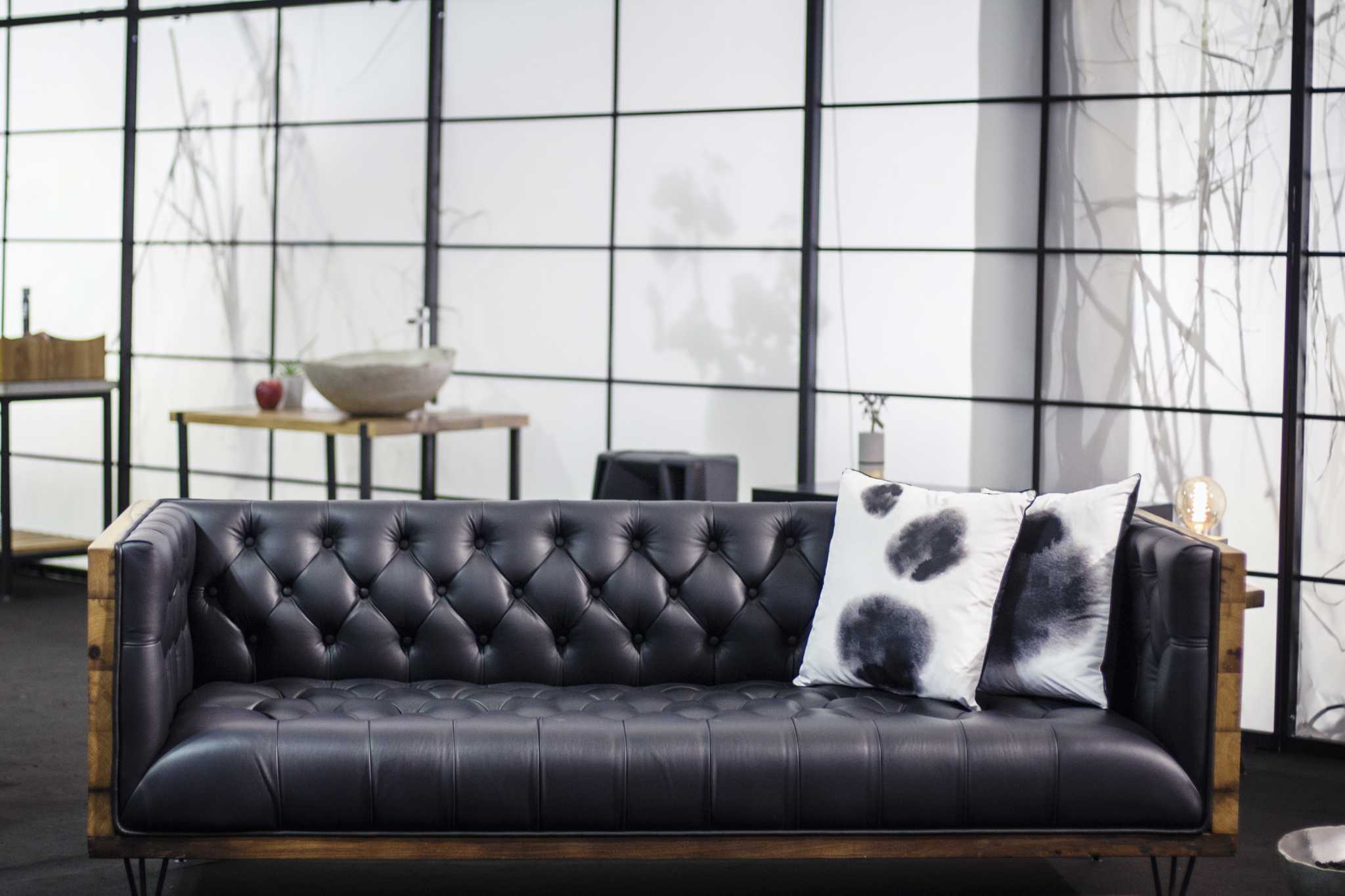 What Is the Difference Between Bonded & Top Grain Leather Sofas?