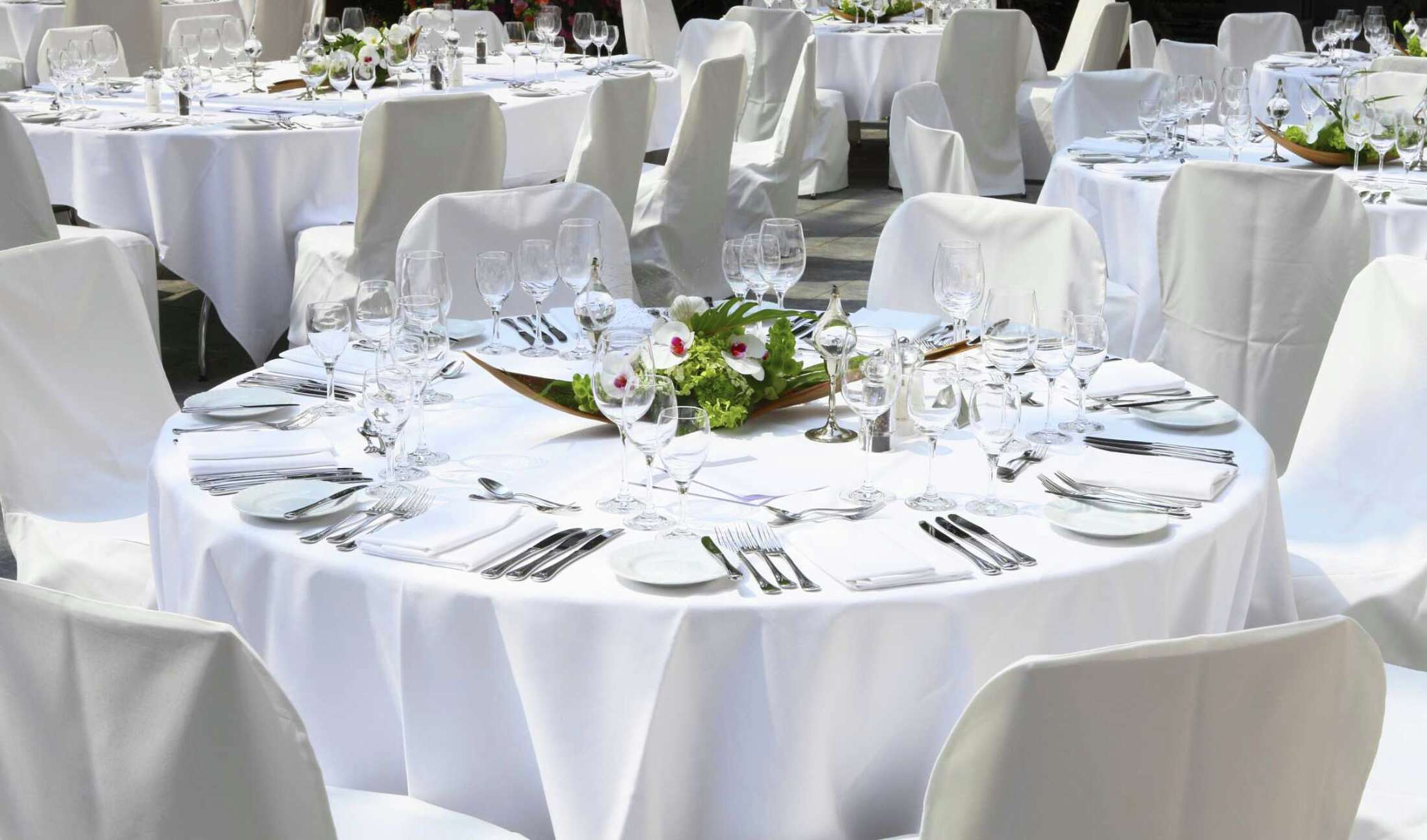 Difference Between Flatware and Dinnerware