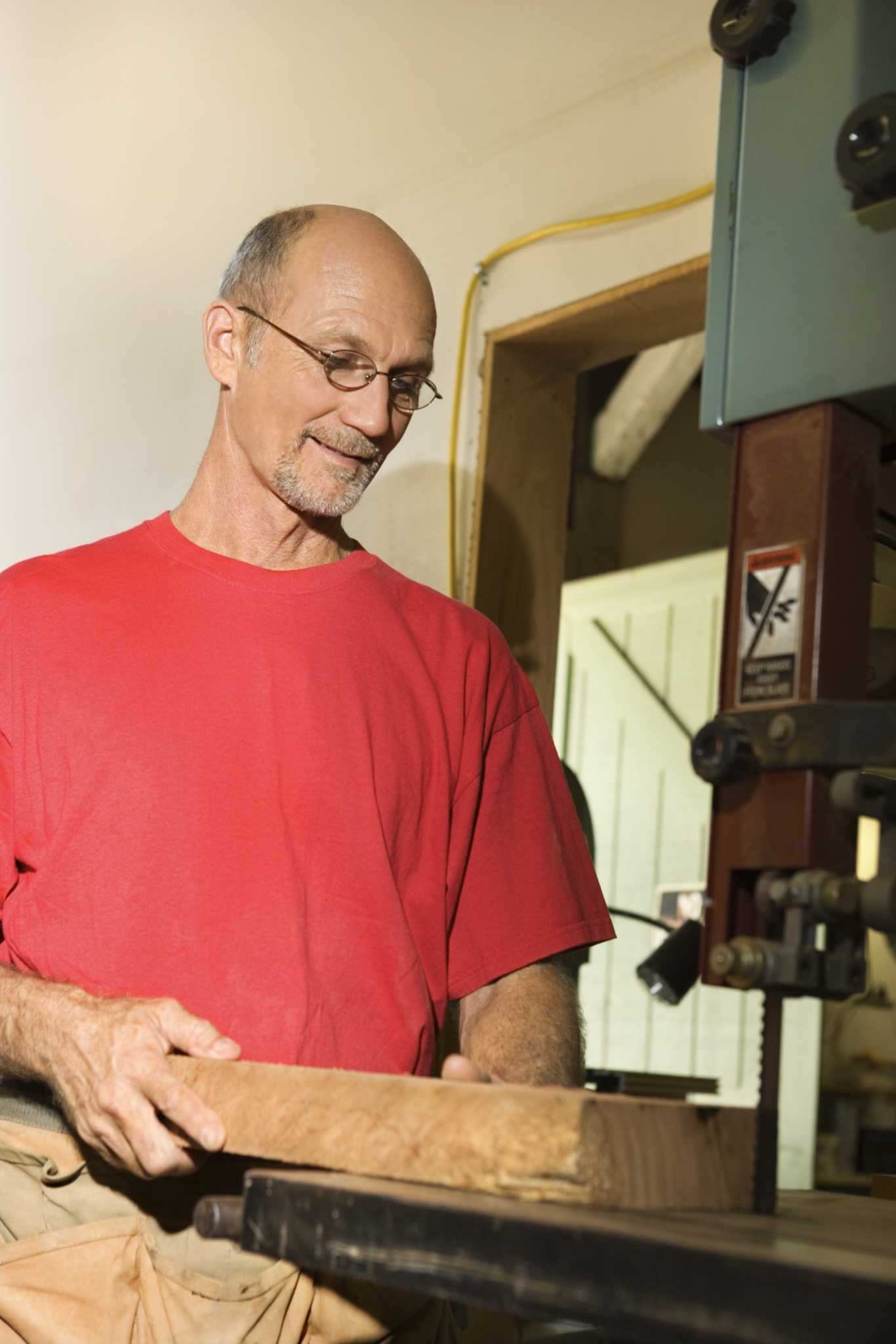 How to Adjust Ryobi Band Saws