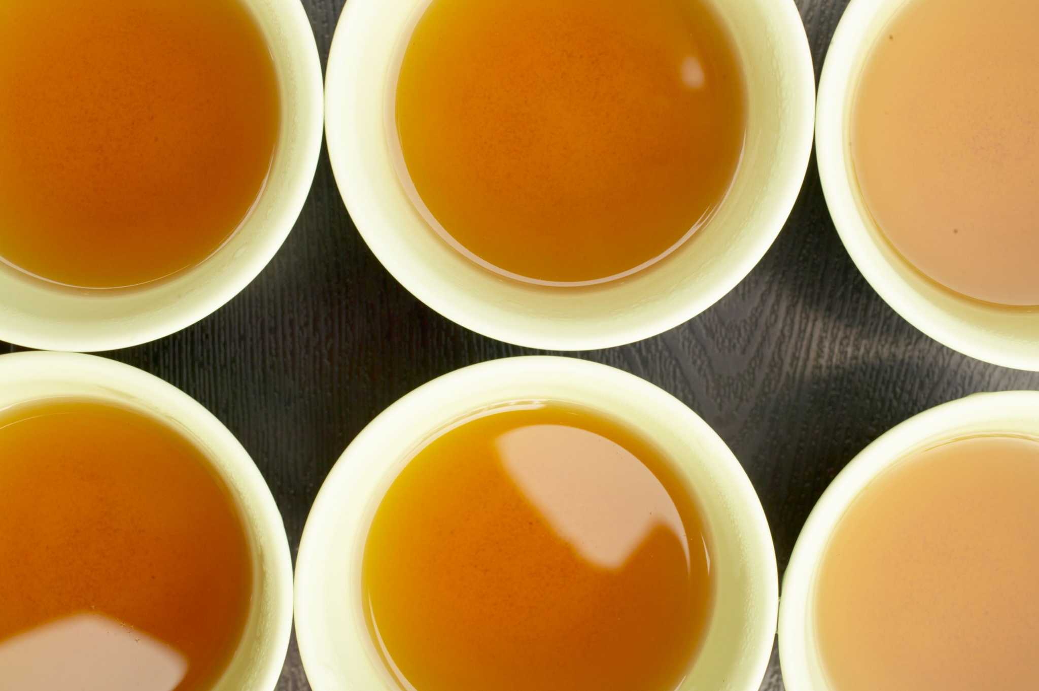 How to Dye a White Bedspread Ivory