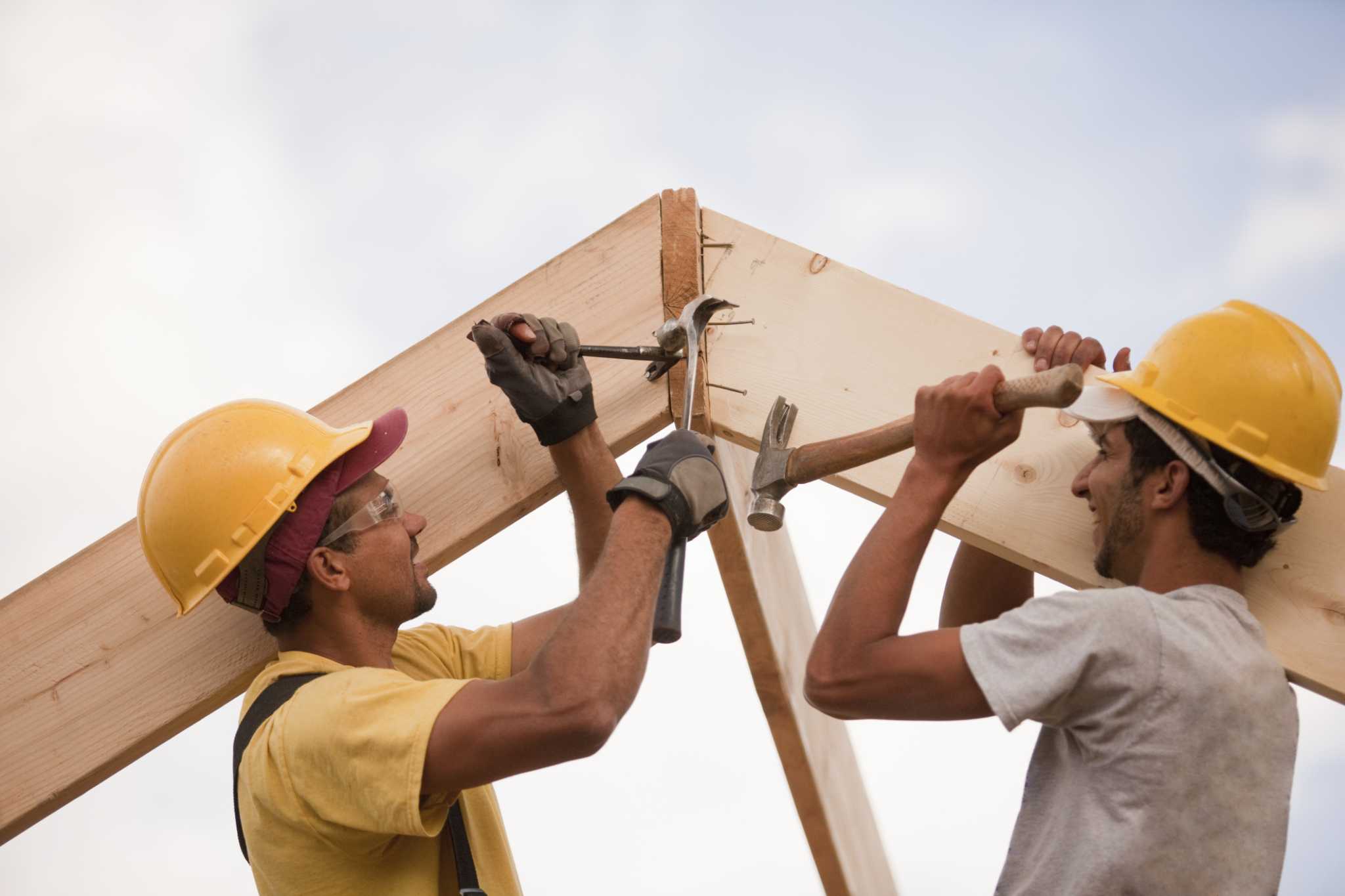 How to Properly Use a Roof Safety Harness