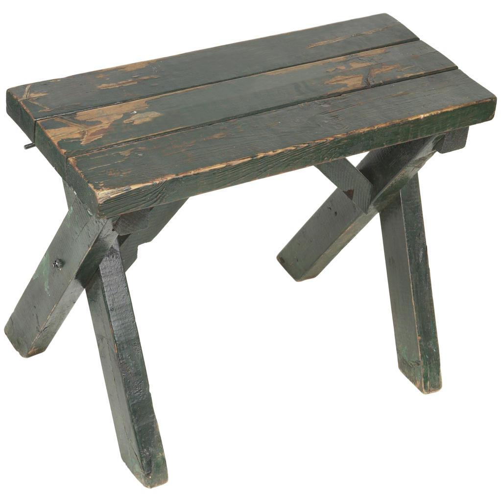 How to Do an Antique Finish on a Table