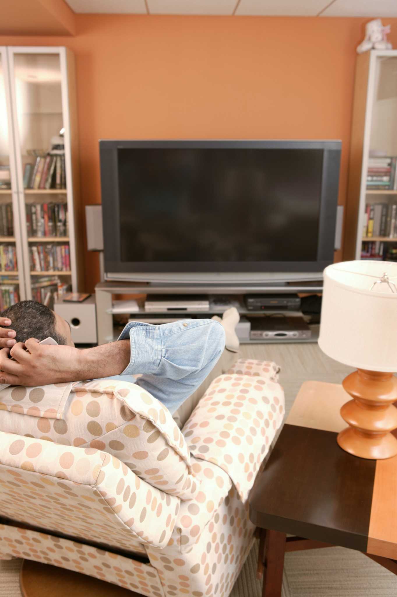 How Far Does a Recliner Chair Need to Be From the Wall?