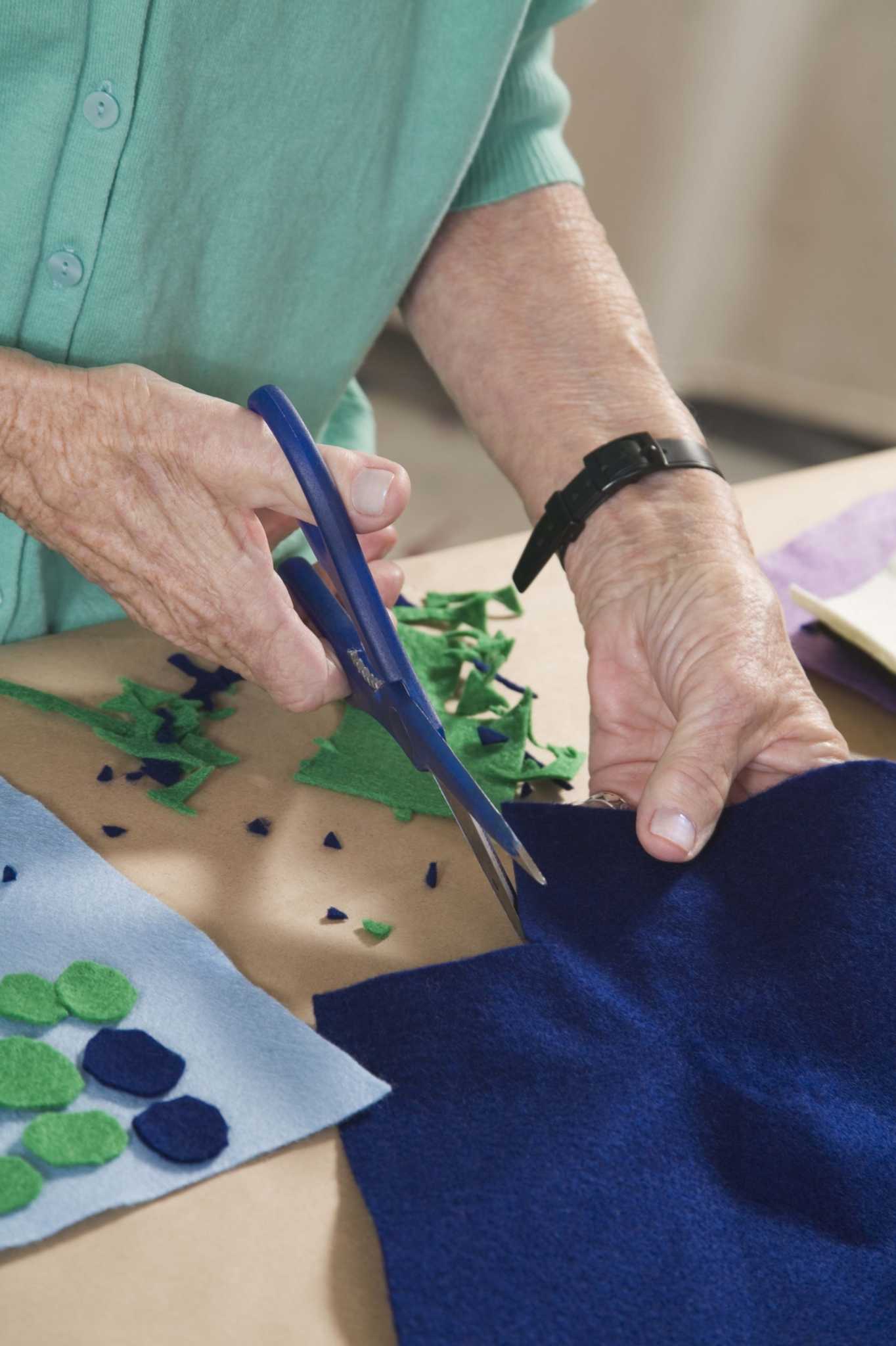 How to Felt a Knitted Item Without a Washing Machine