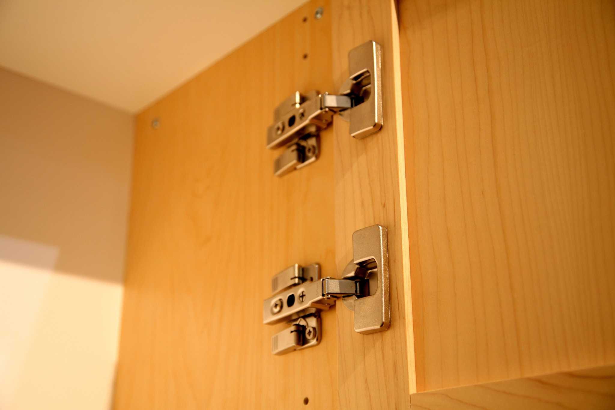 How to Balance a Concealed Hinge