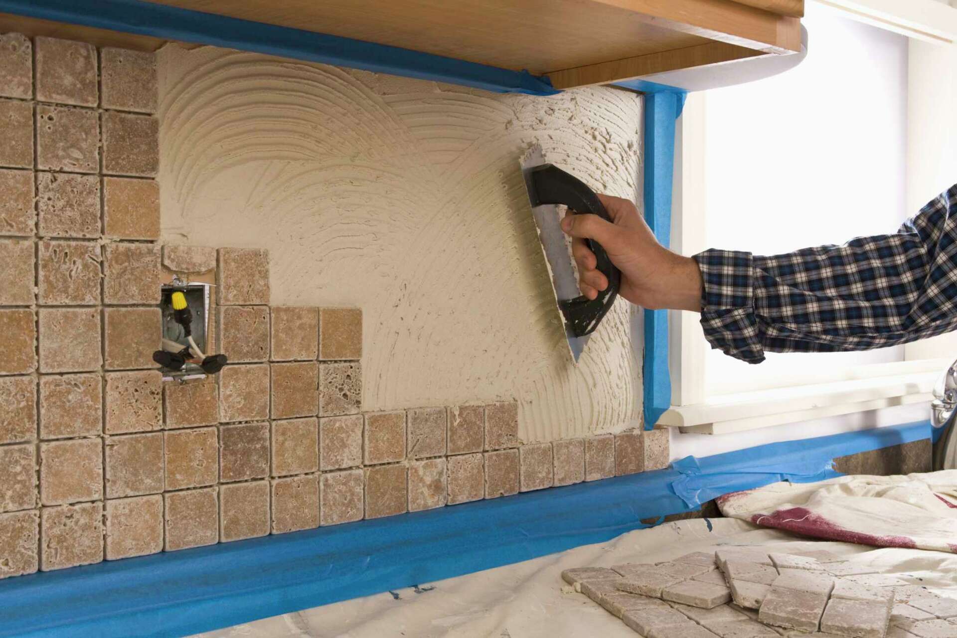 How to Spread Thinset for Ceramic Tile