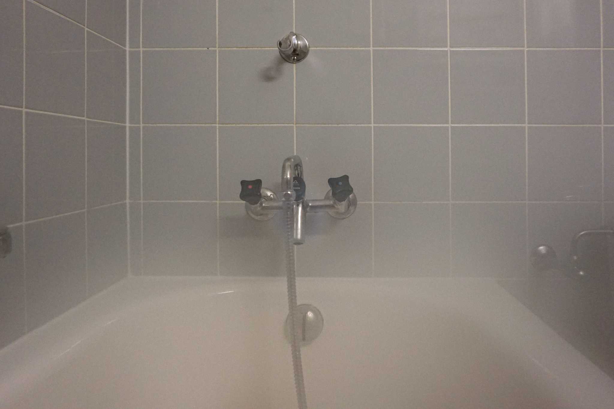 What To Do When Bathtub Faucet Won't Turn Off - Aztilac