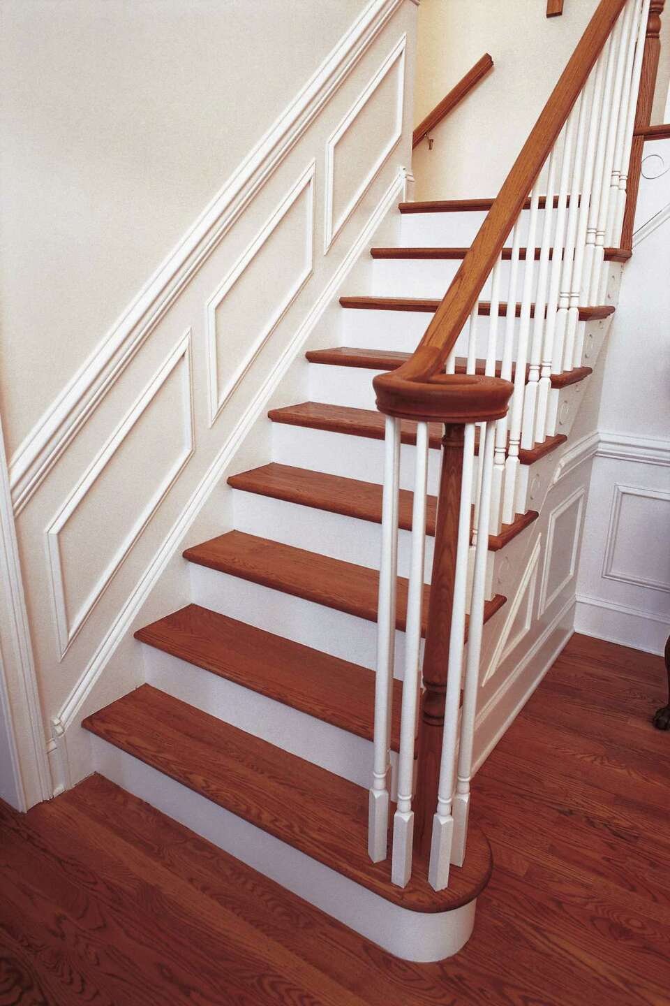 How to Install Volutes on Stairs