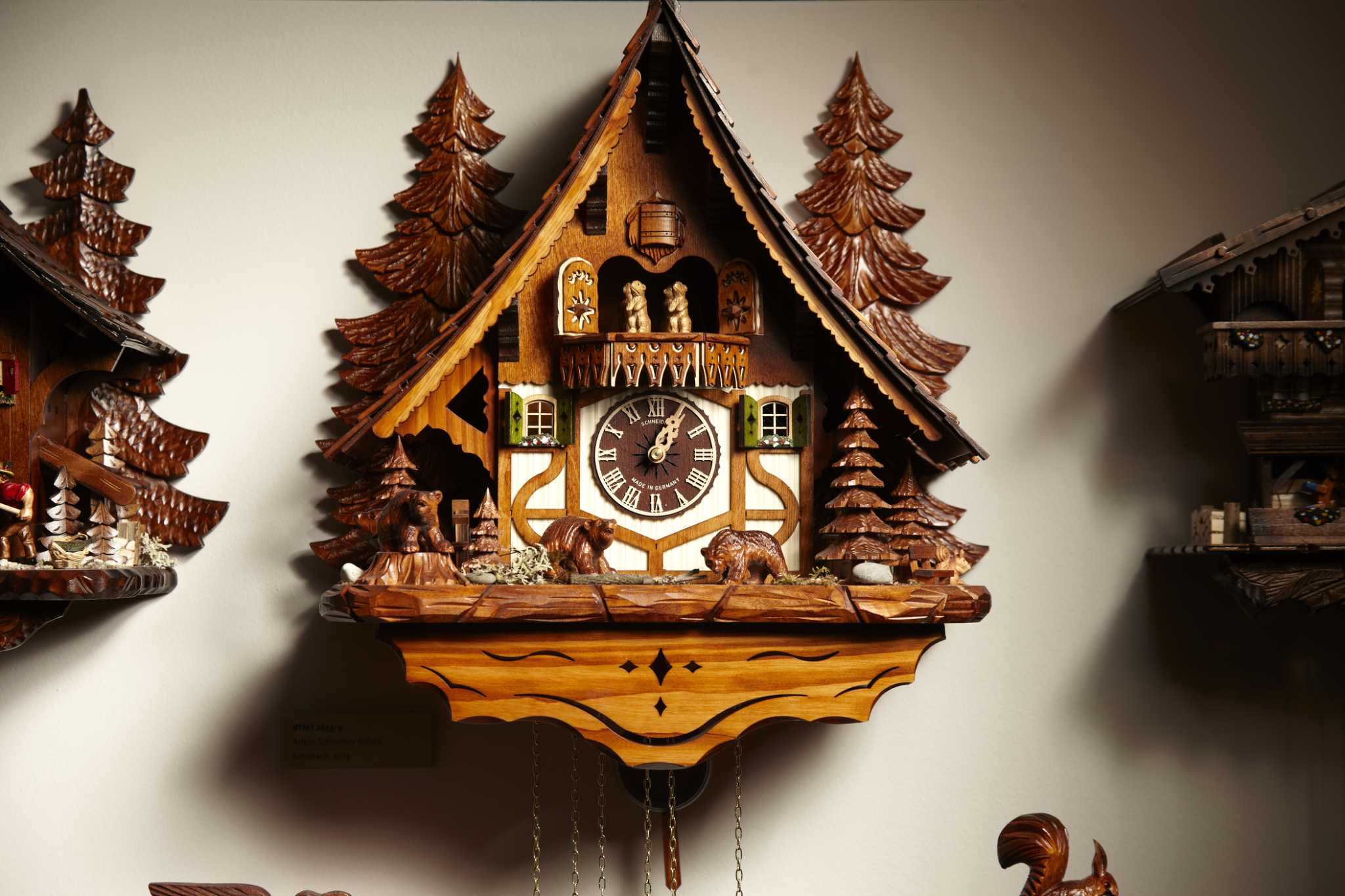 How to Fix a Cuckoo Clock That Chimes at the Wrong Hour